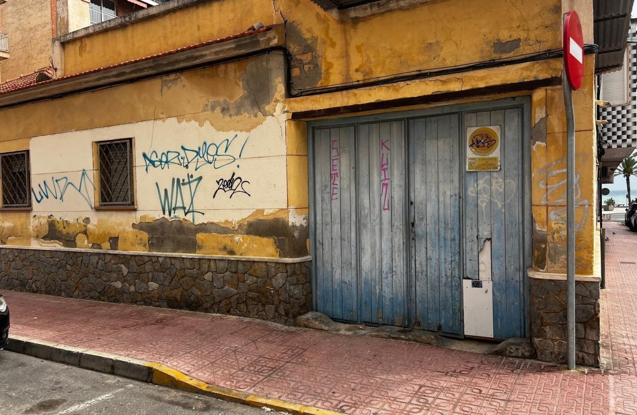 Resale - Grundstück / Land -
Torrevieja - Playa del Cura