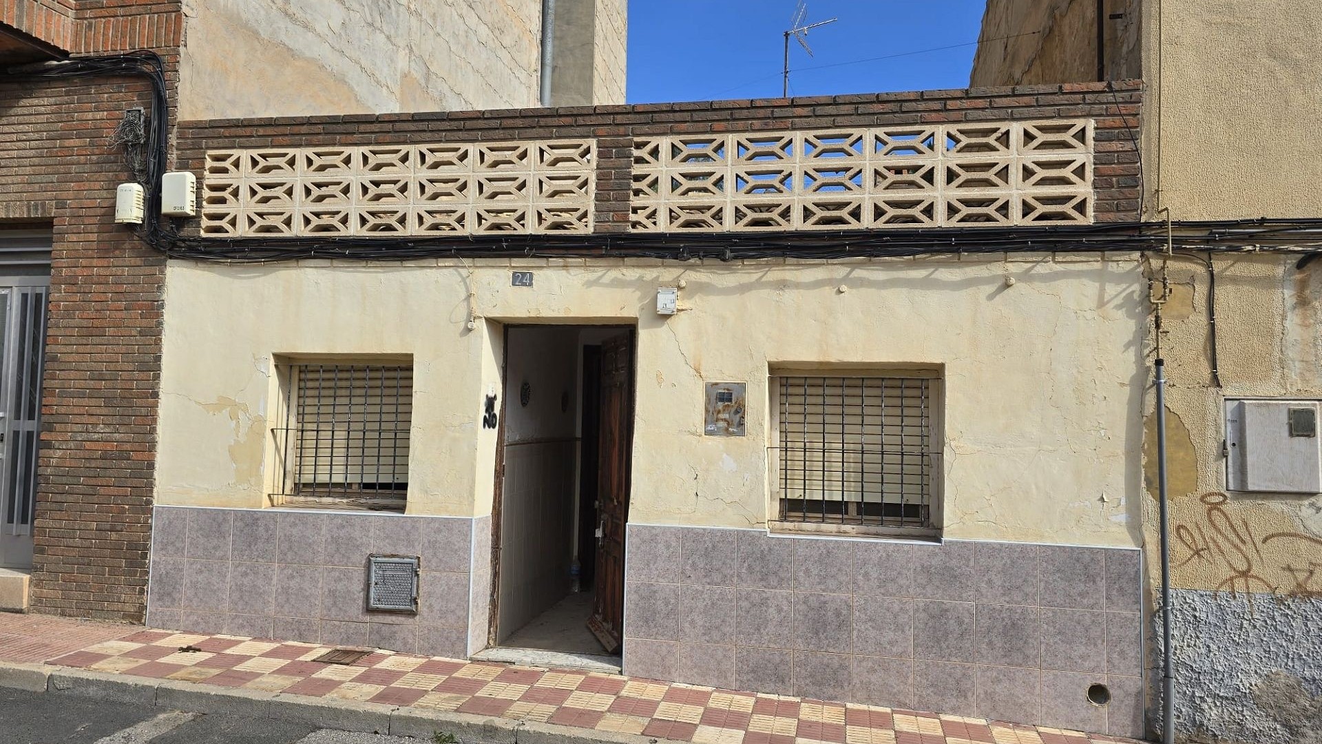 Resale - Investitionsprojekt -
SAX