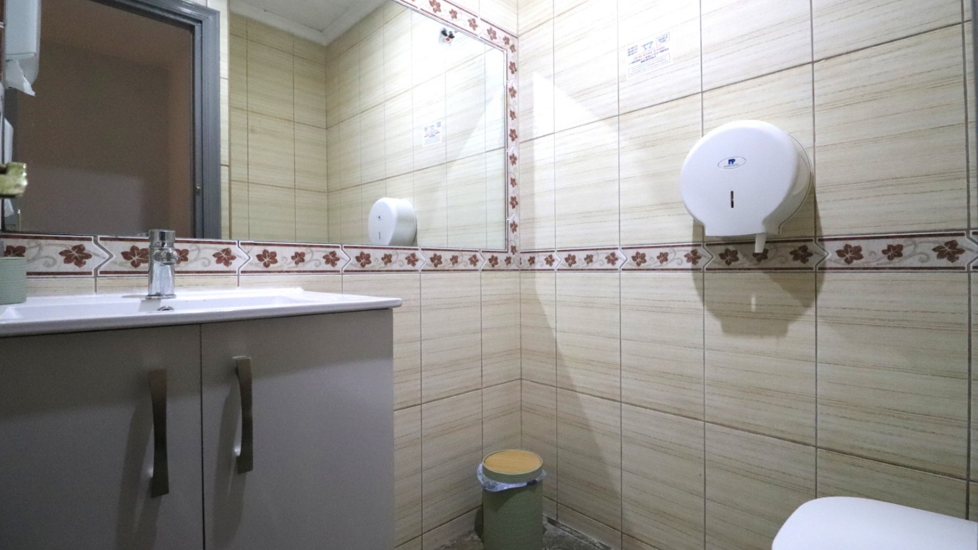 Resale - Kommerziell -
Catral - Catral - Town