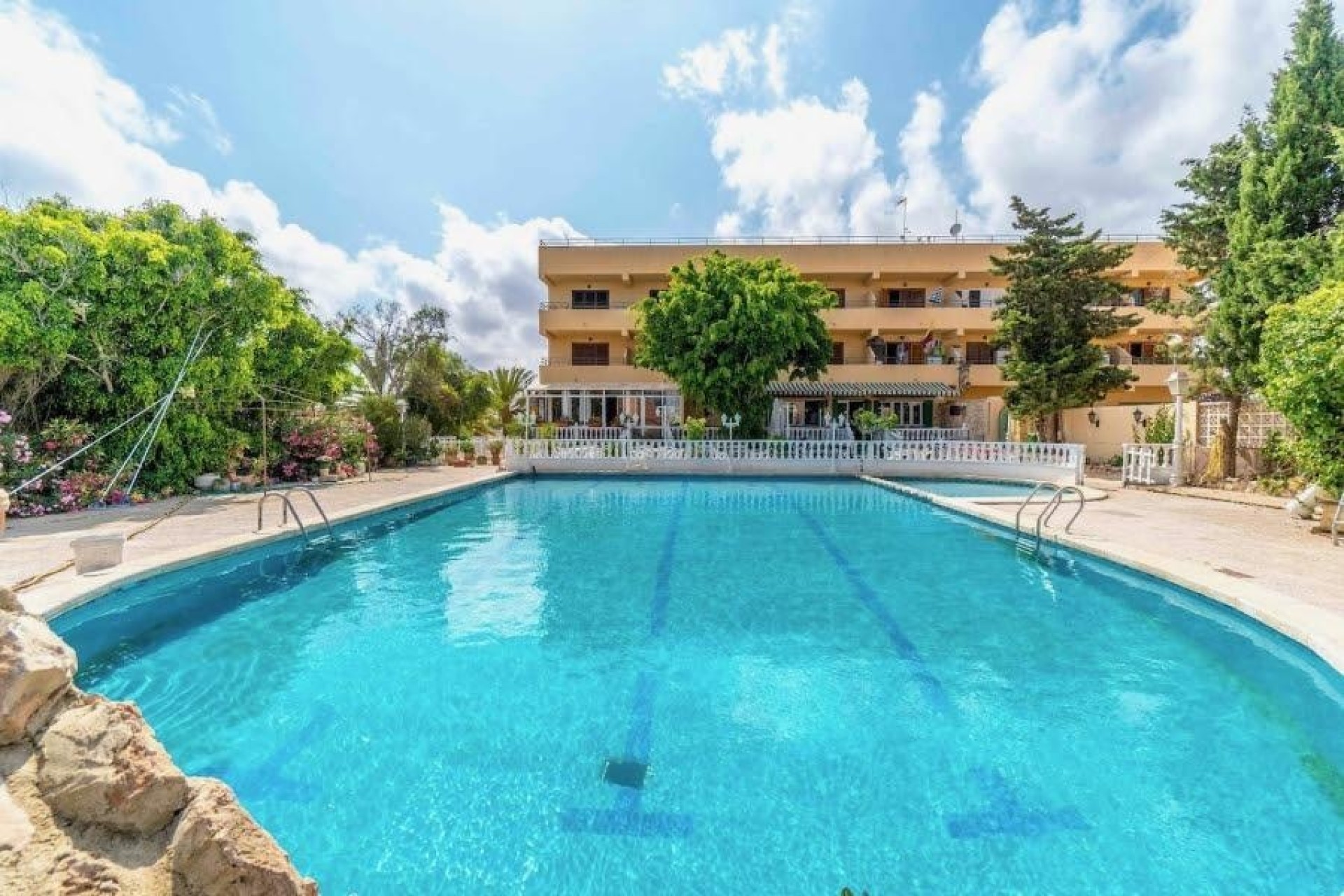 Resale - Kommerziell -
Torrevieja - Miramar - Torre Del Moro