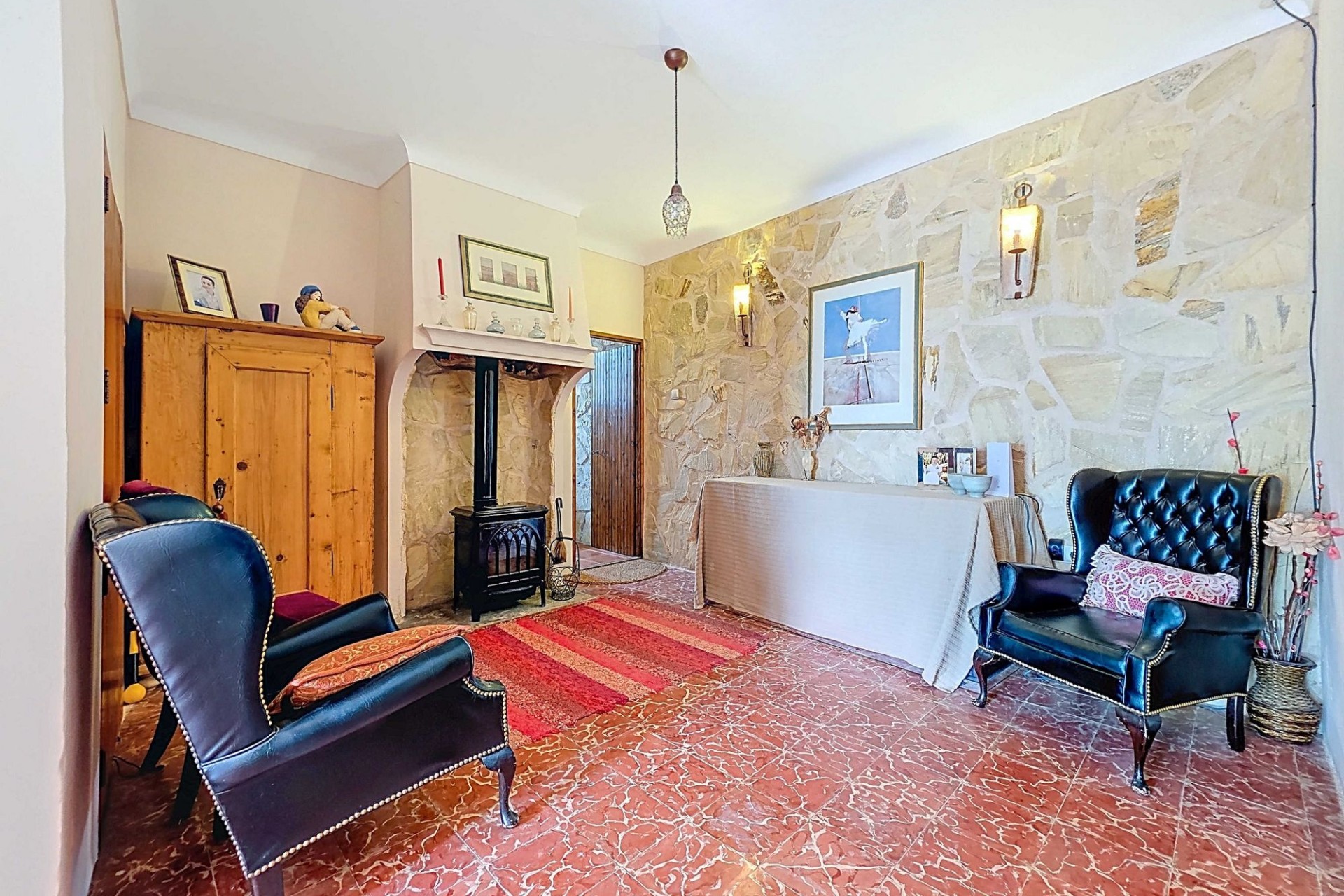 Resale -  -
La Alberquilla