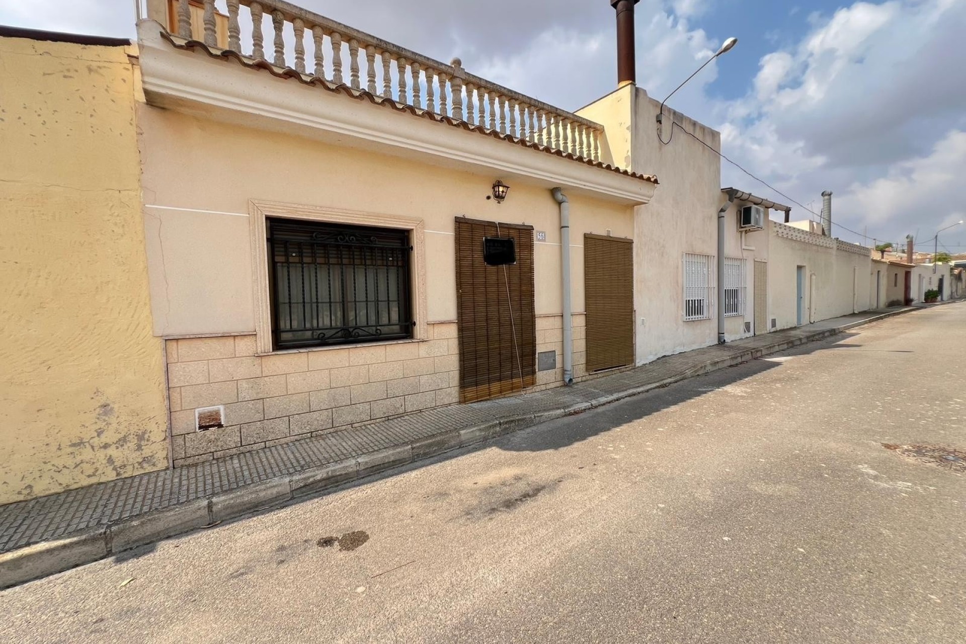 Resale - Reihenhaus -
Pinoso - Inland