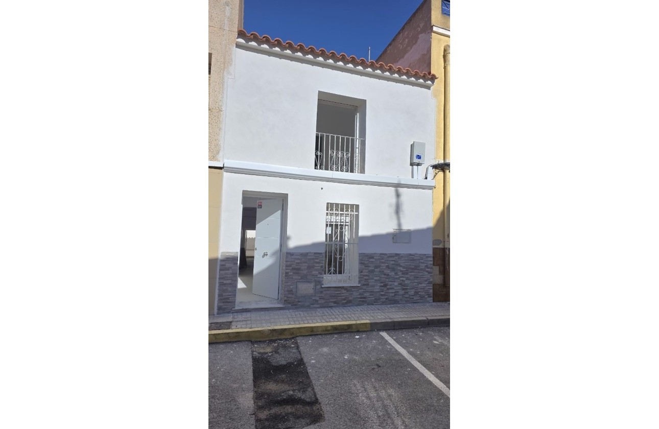 Resale - Reihenhaus -
Pinoso - Inland