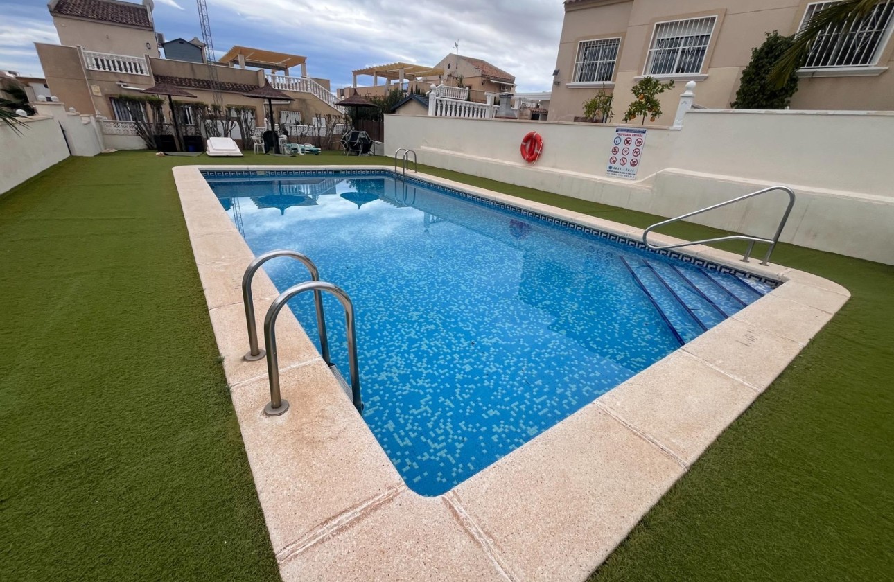 Resale - Reihenhaus -
San Miguel de Salinas - Las filipinas