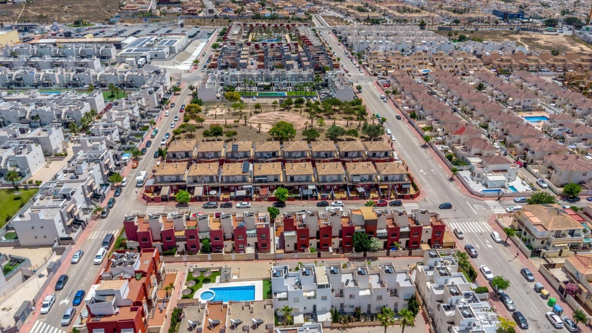 Resale - Reihenhaus / Stadthaus -
Torrevieja - Aguas Nuevas