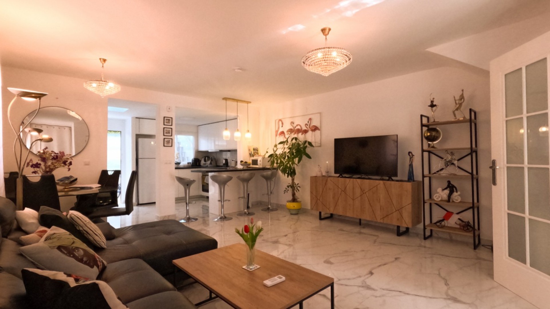 Resale - Reihenhaus / Stadthaus -
Torrevieja - El Acequión - Los Náufragos