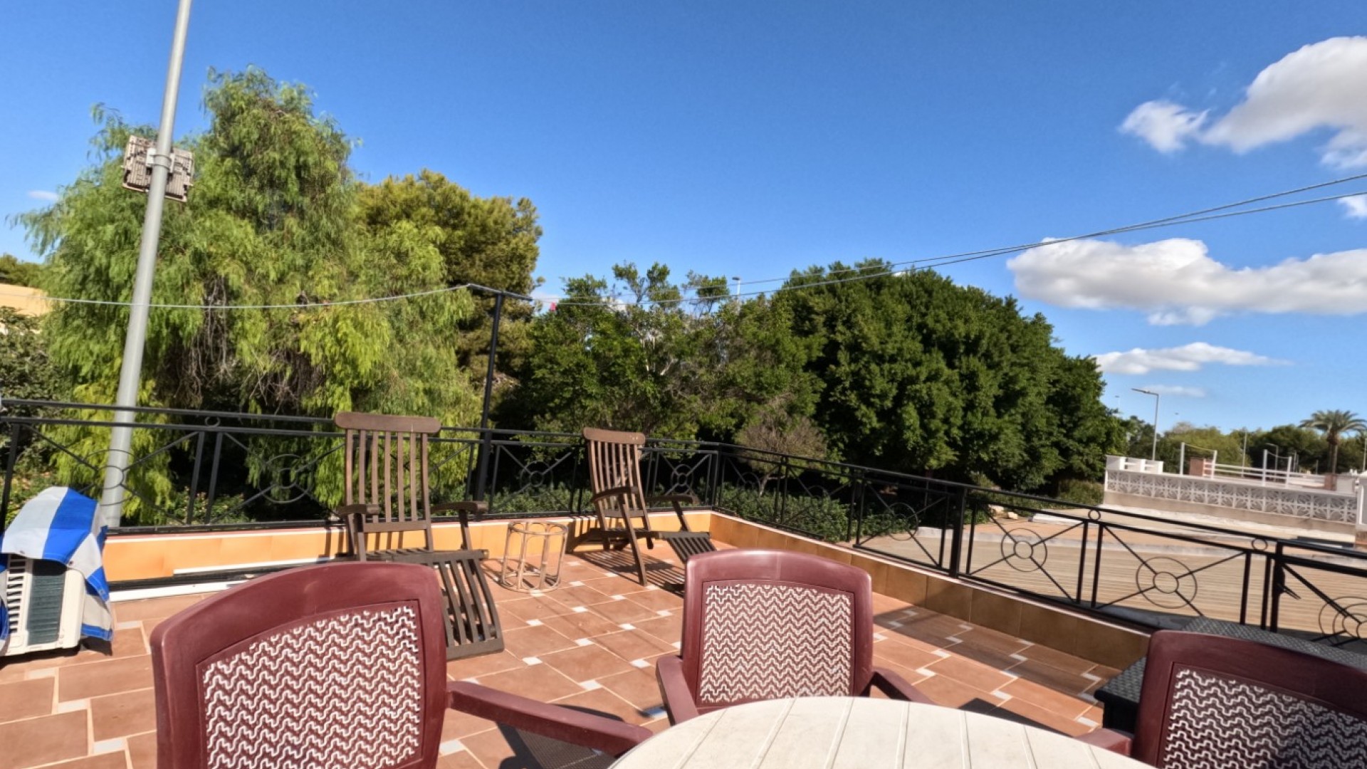 Resale - Reihenhaus / Stadthaus -
Torrevieja - El Acequión - Los Náufragos