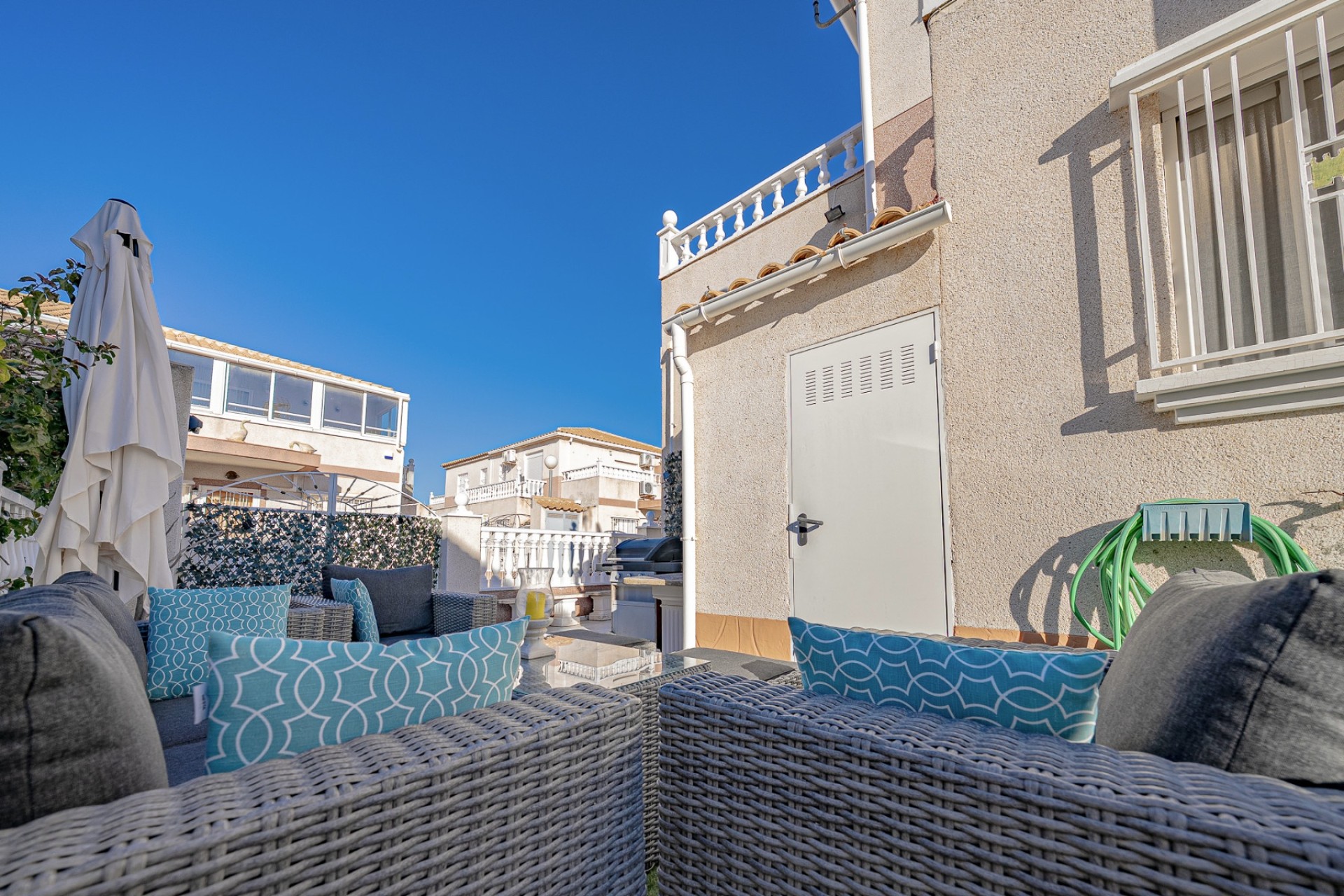 Resale - Semi Detached Villa -
Cabo Roig - La Regia