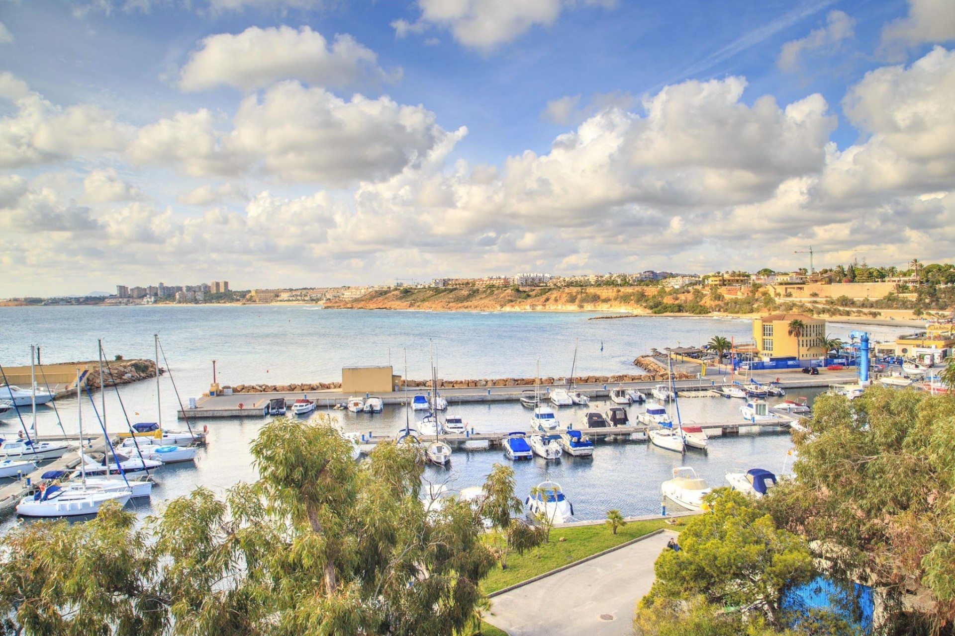Resale - Semi Detached Villa -
Cabo Roig - La Regia