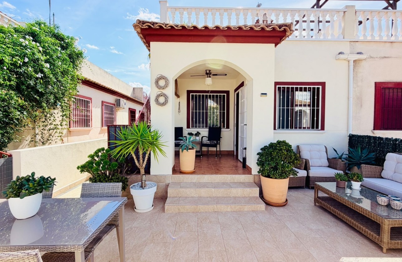 Resale - Semi Detached Villa -
Daya Vieja