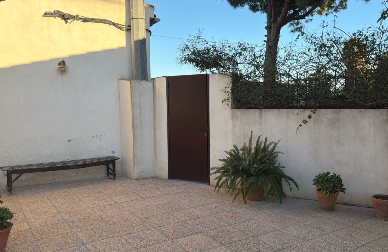 Resale - Semi Detached Villa -
Dolores