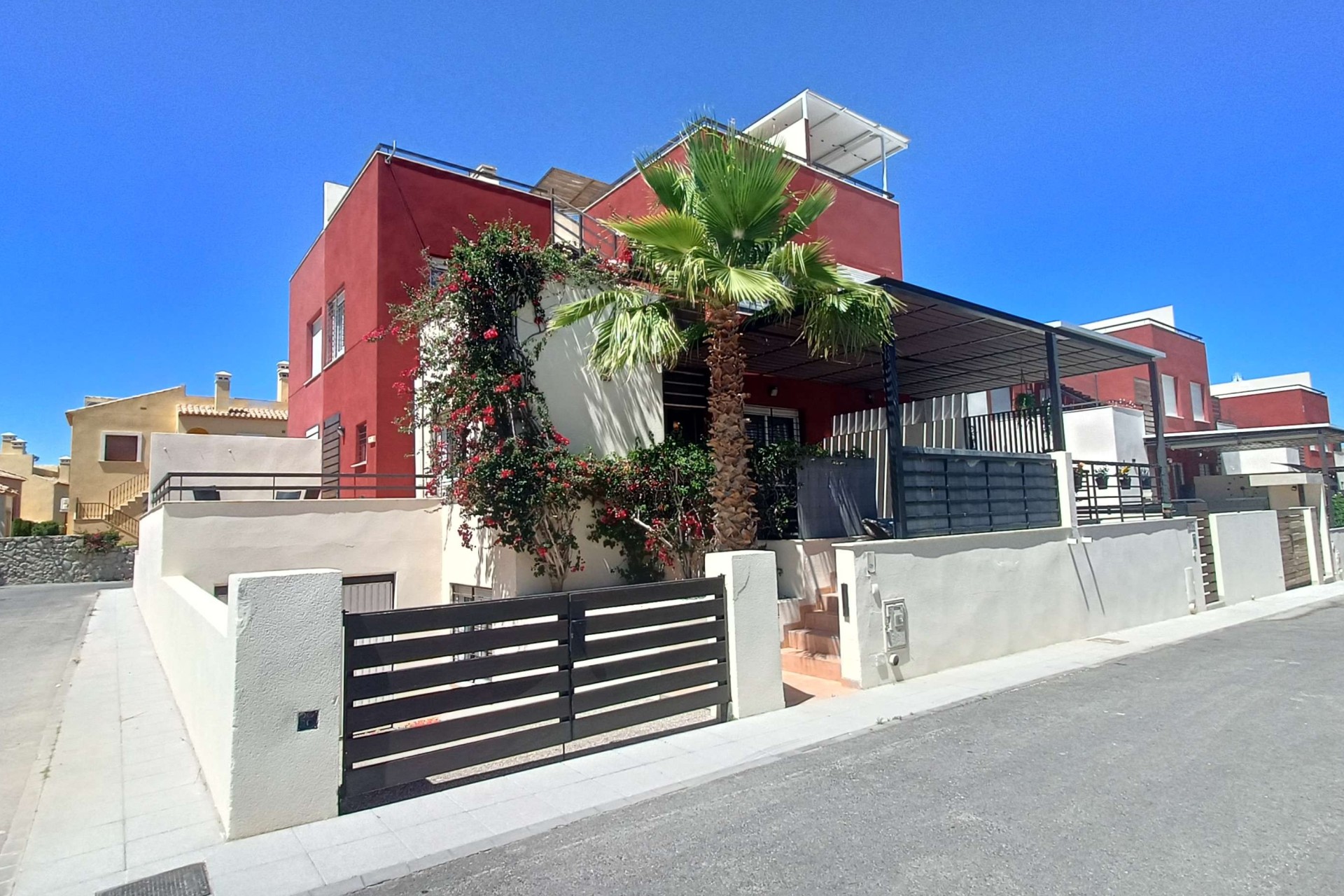 Resale - Semi Detached Villa -
La Finca Golf - La Finca Golf and Spa Resort