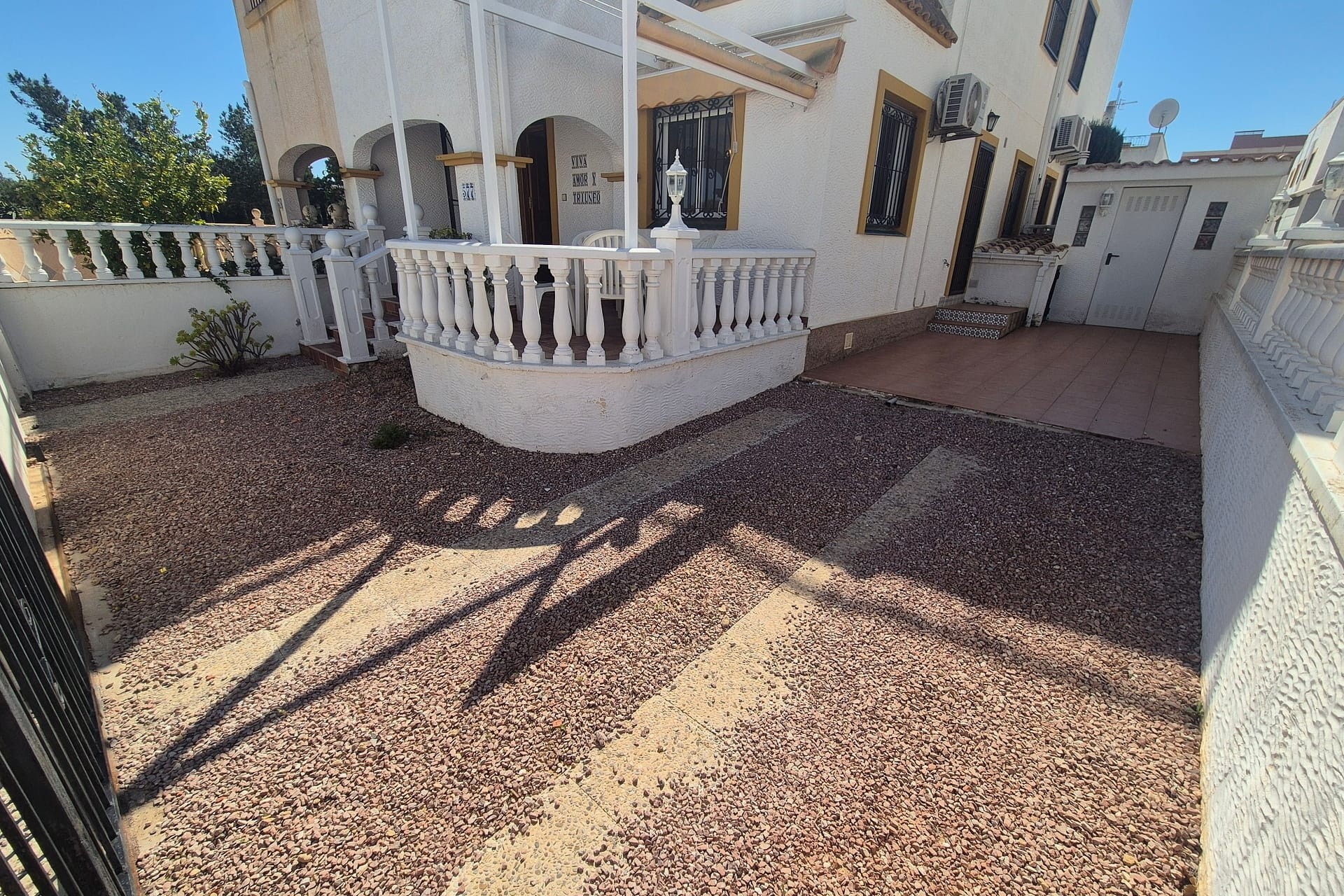 Resale - Semi Detached Villa -
Los Altos
