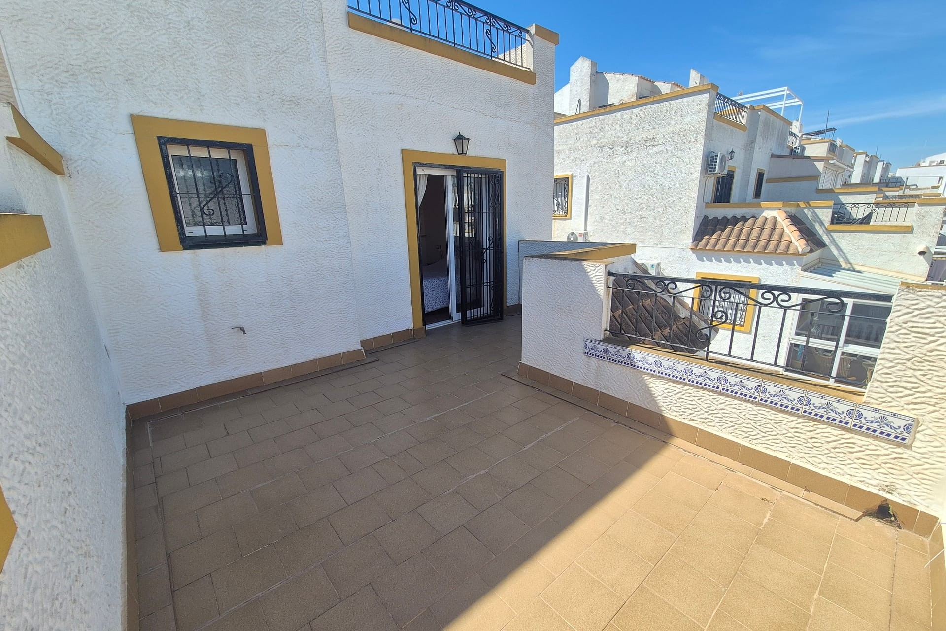 Resale - Semi Detached Villa -
Los Altos