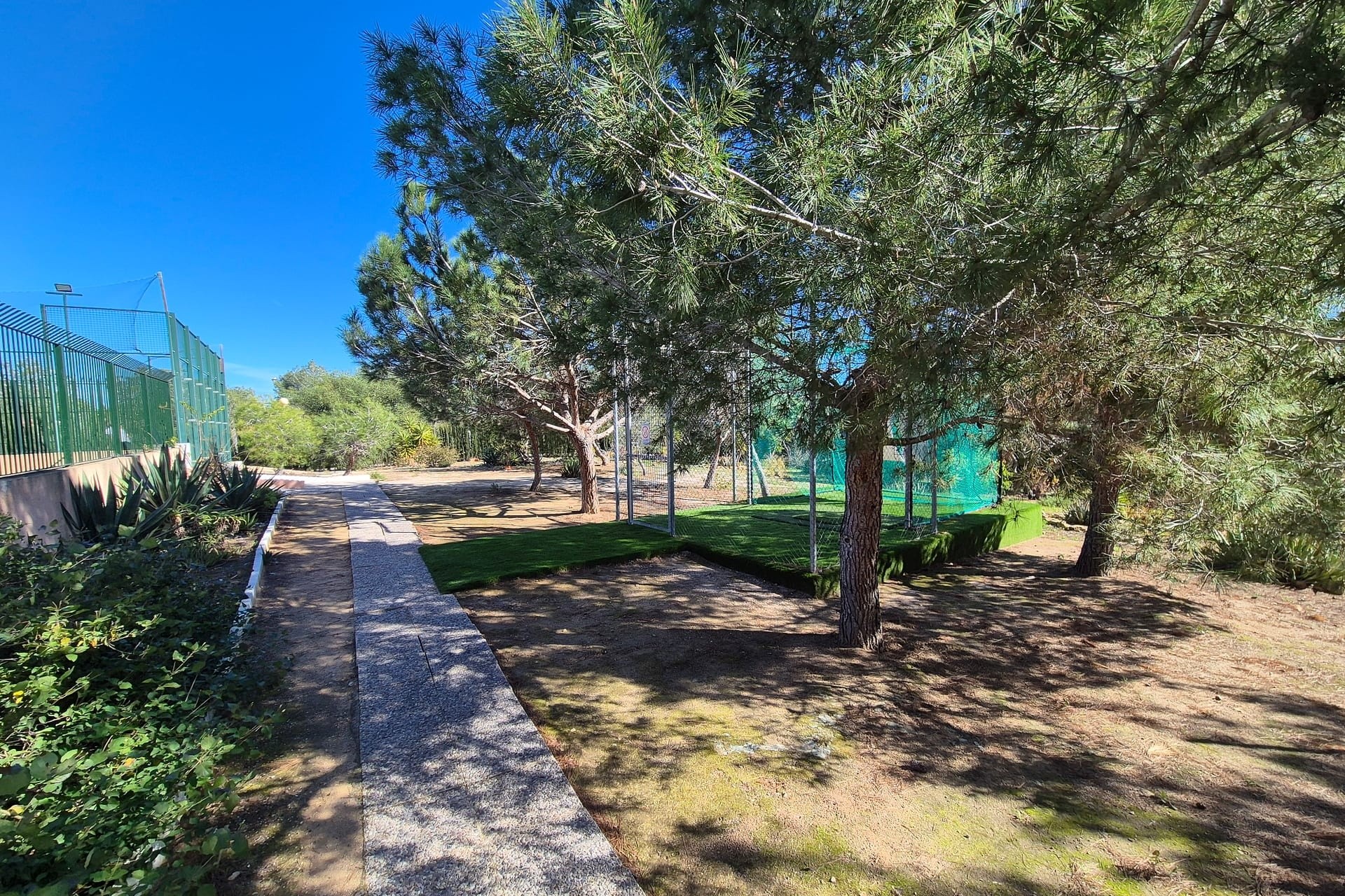 Resale - Semi Detached Villa -
Los Altos