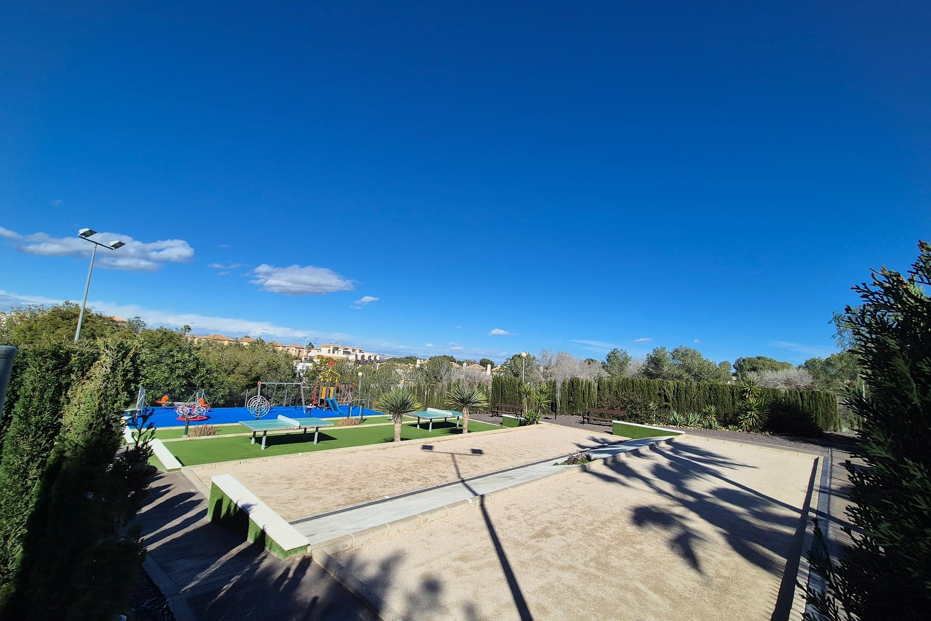 Resale - Semi Detached Villa -
Los Altos