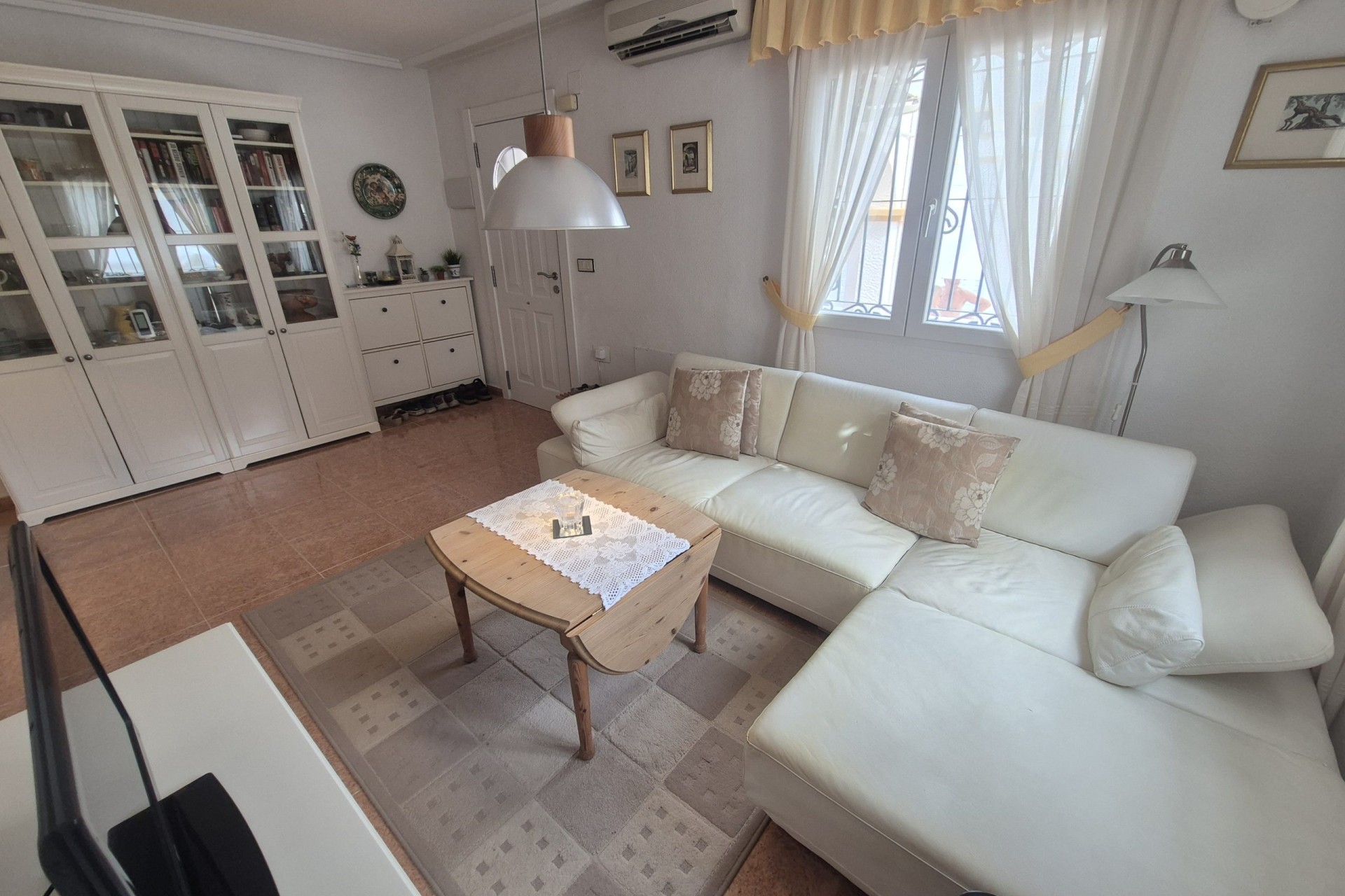 Resale - Semi Detached Villa -
Los Altos