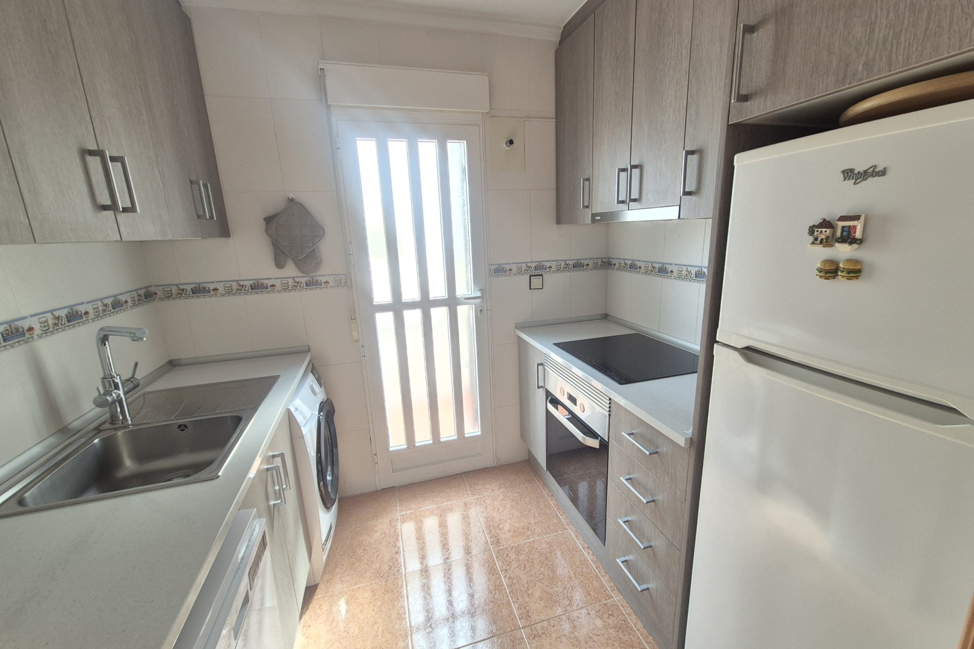 Resale - Semi Detached Villa -
Los Altos
