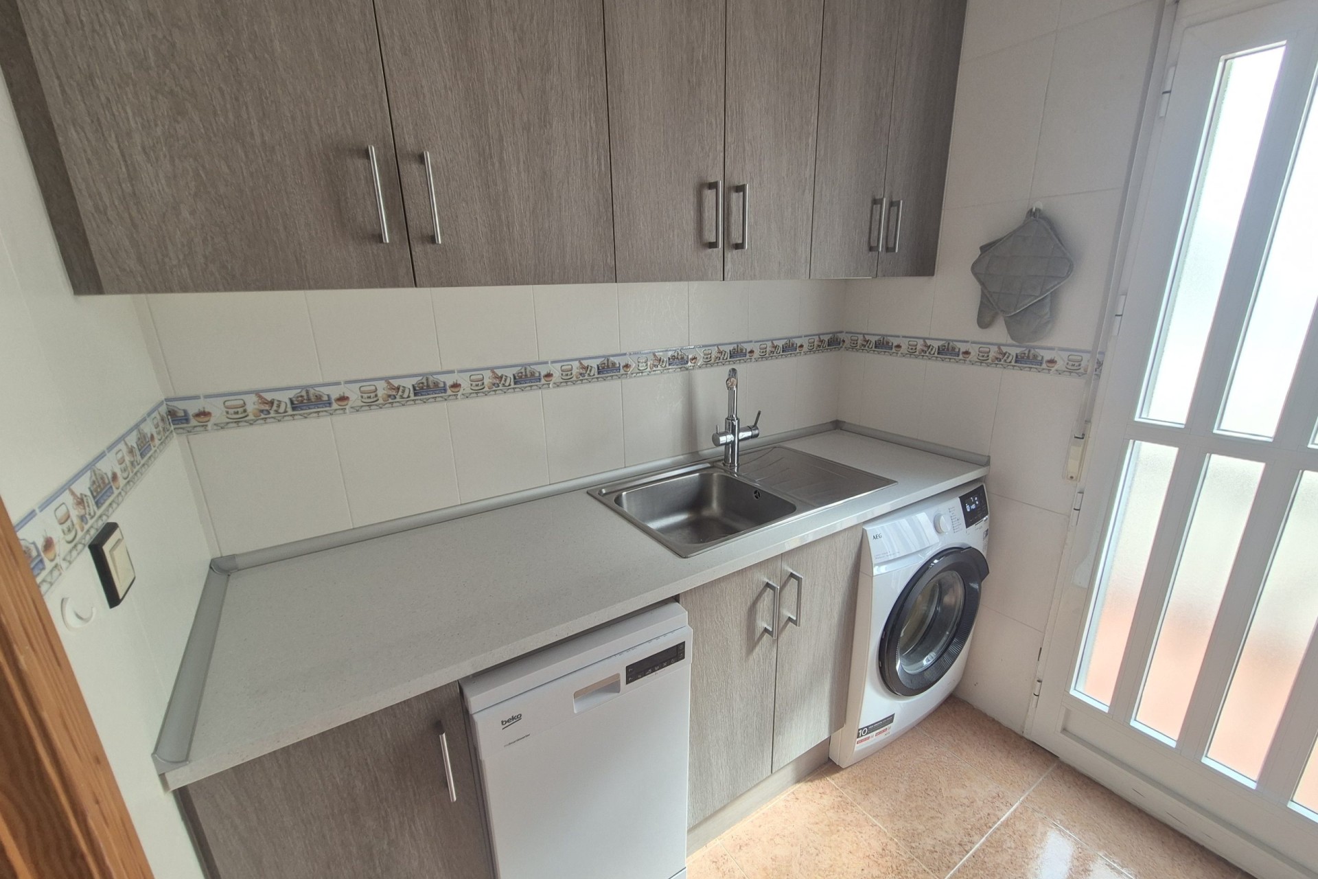 Resale - Semi Detached Villa -
Los Altos