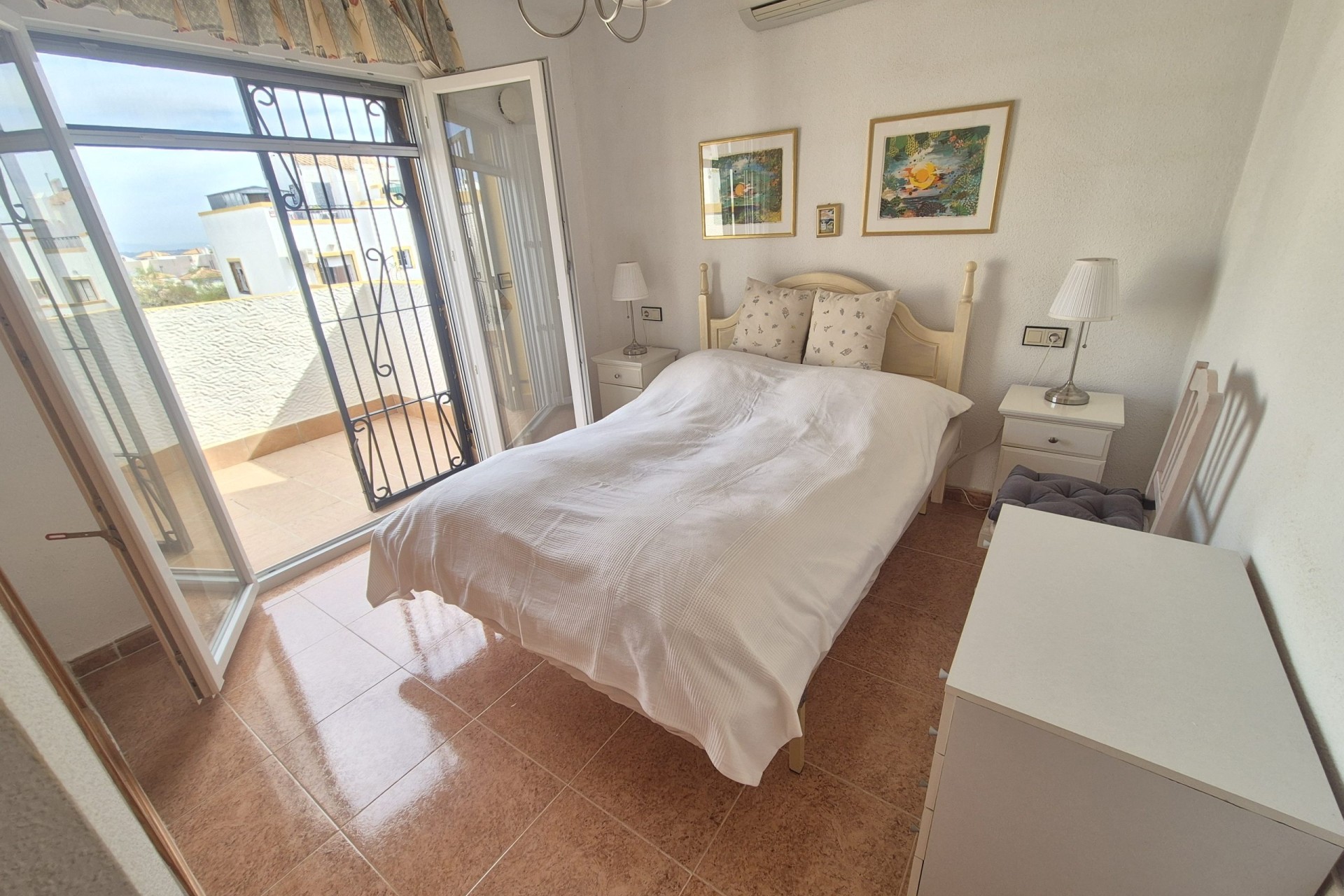 Resale - Semi Detached Villa -
Los Altos