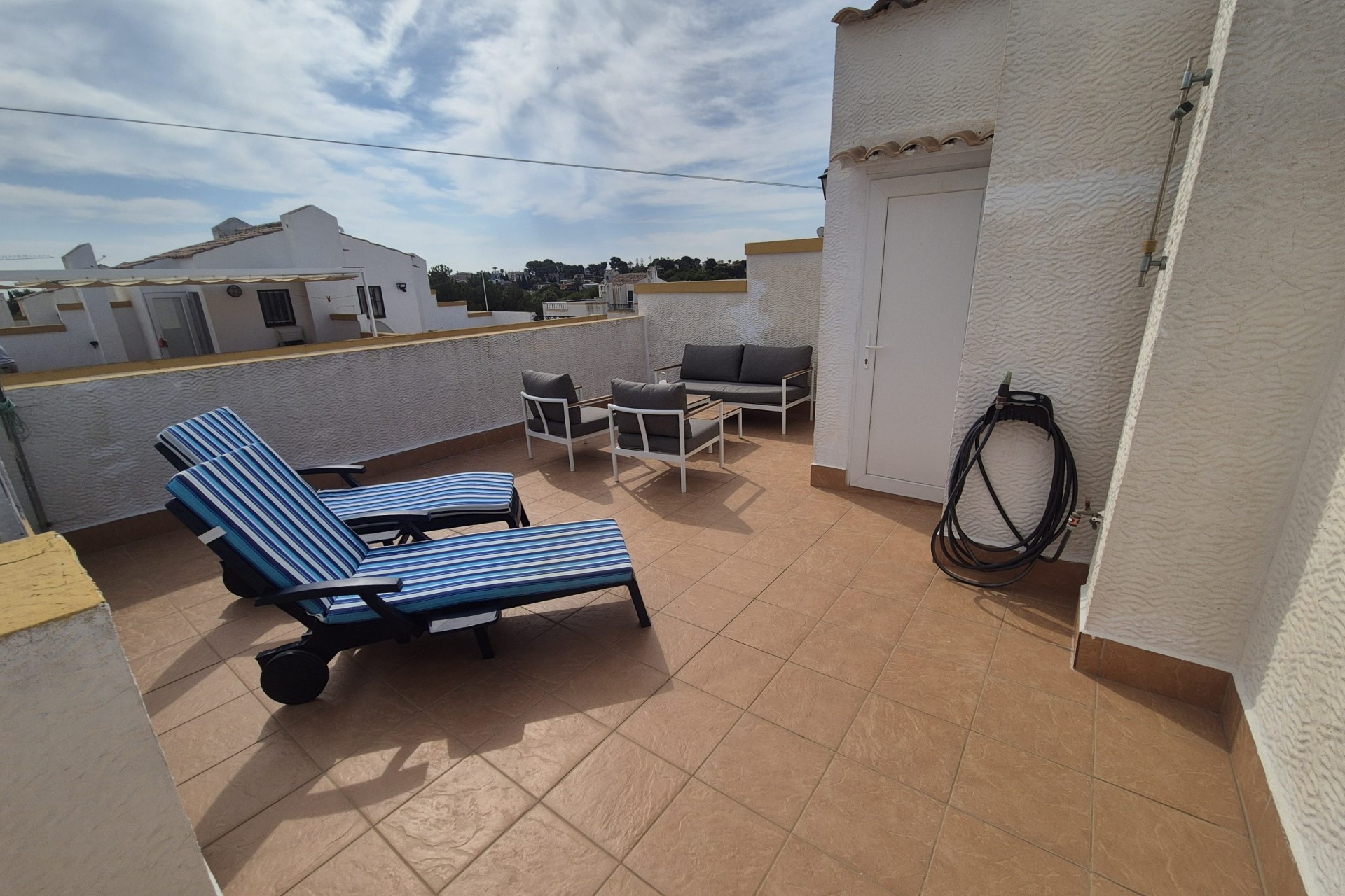 Resale - Semi Detached Villa -
Los Altos