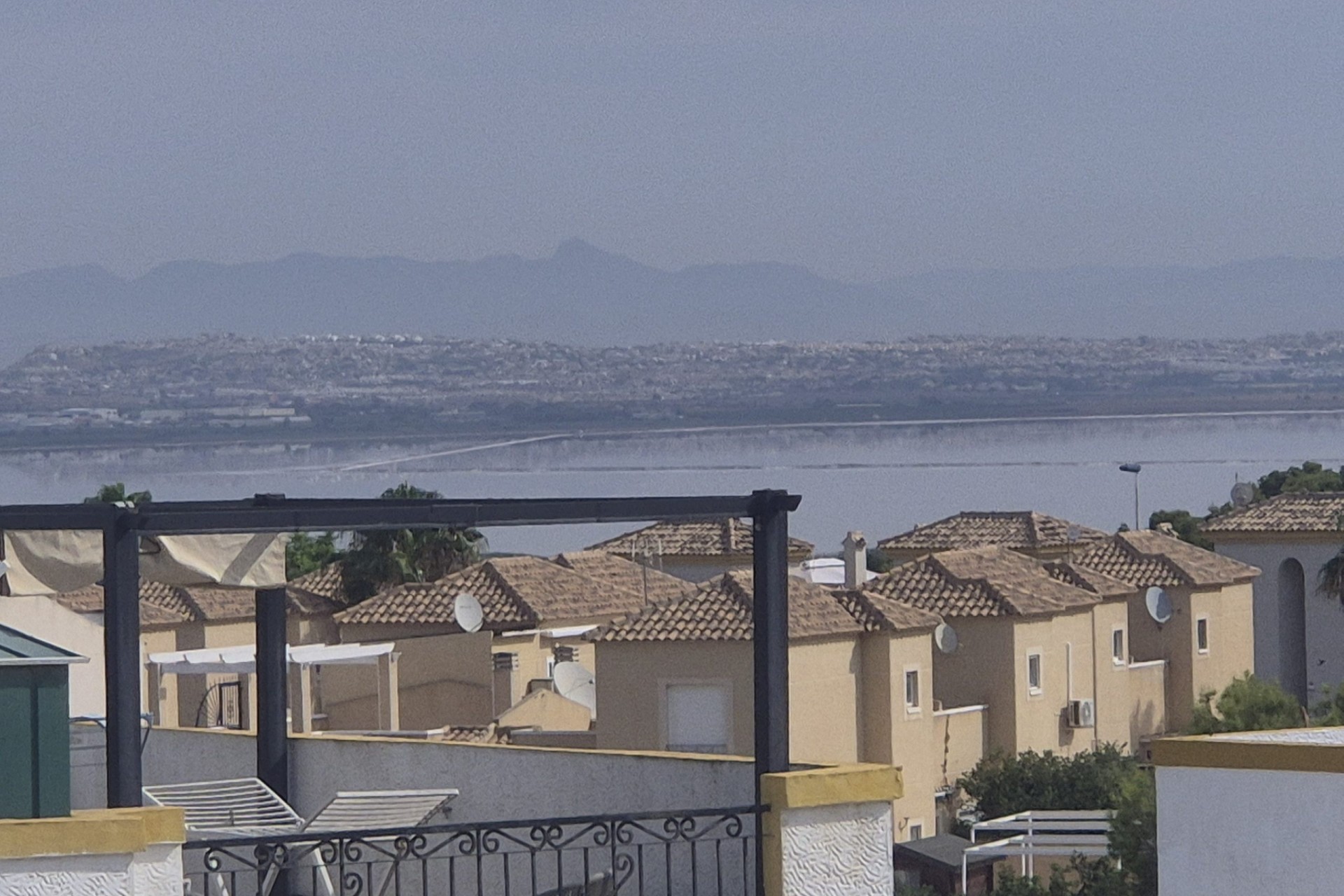 Resale - Semi Detached Villa -
Los Altos
