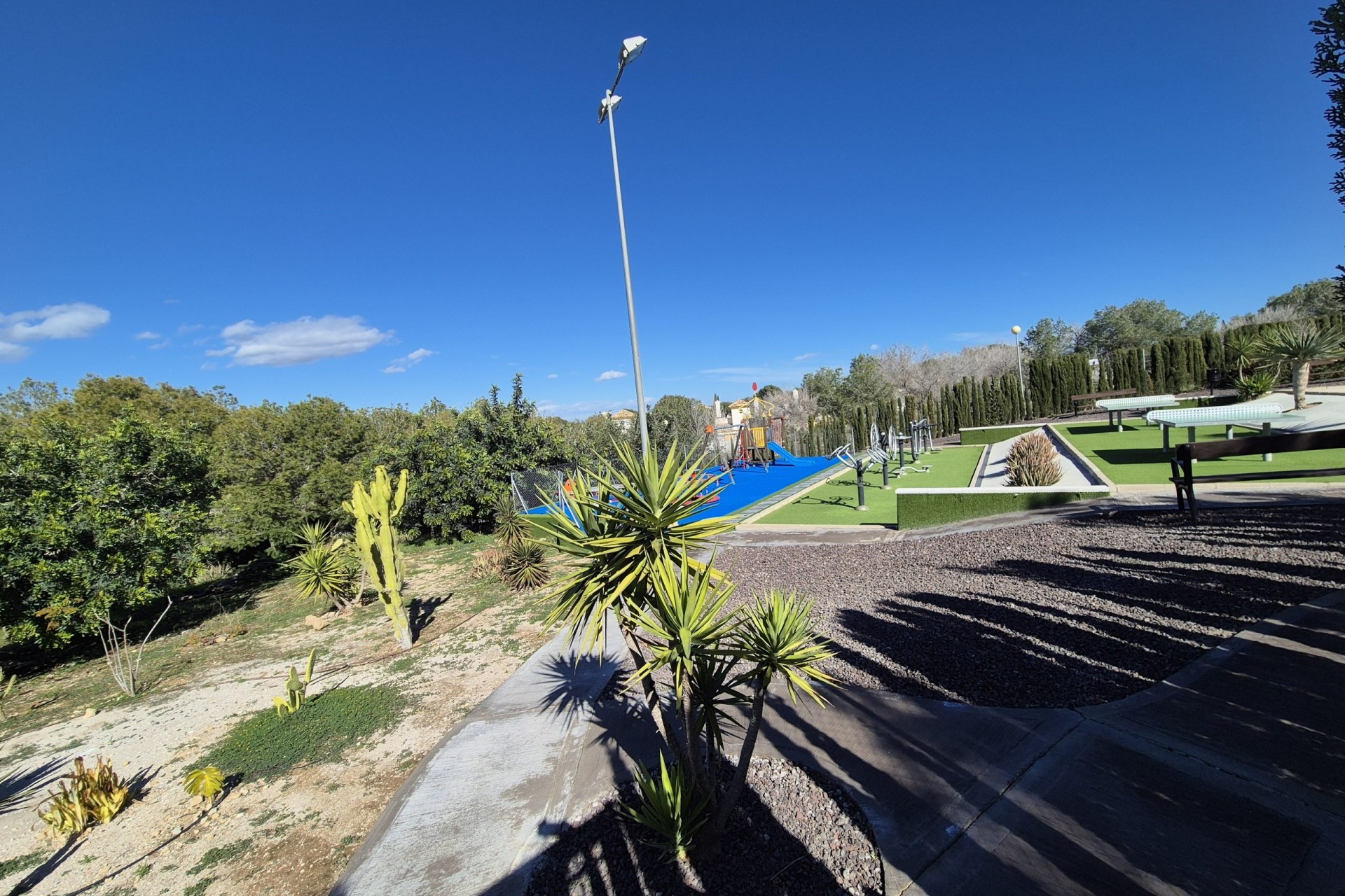 Resale - Semi Detached Villa -
Los Altos