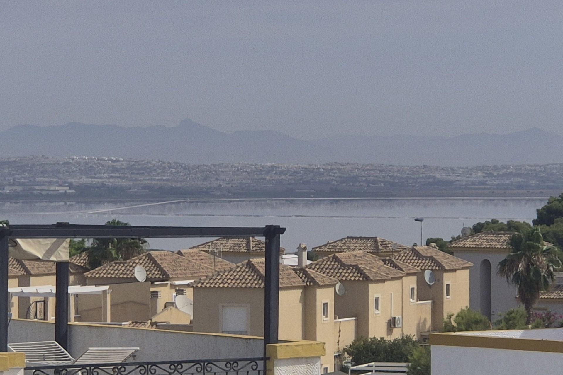 Resale - Semi Detached Villa -
Los Altos