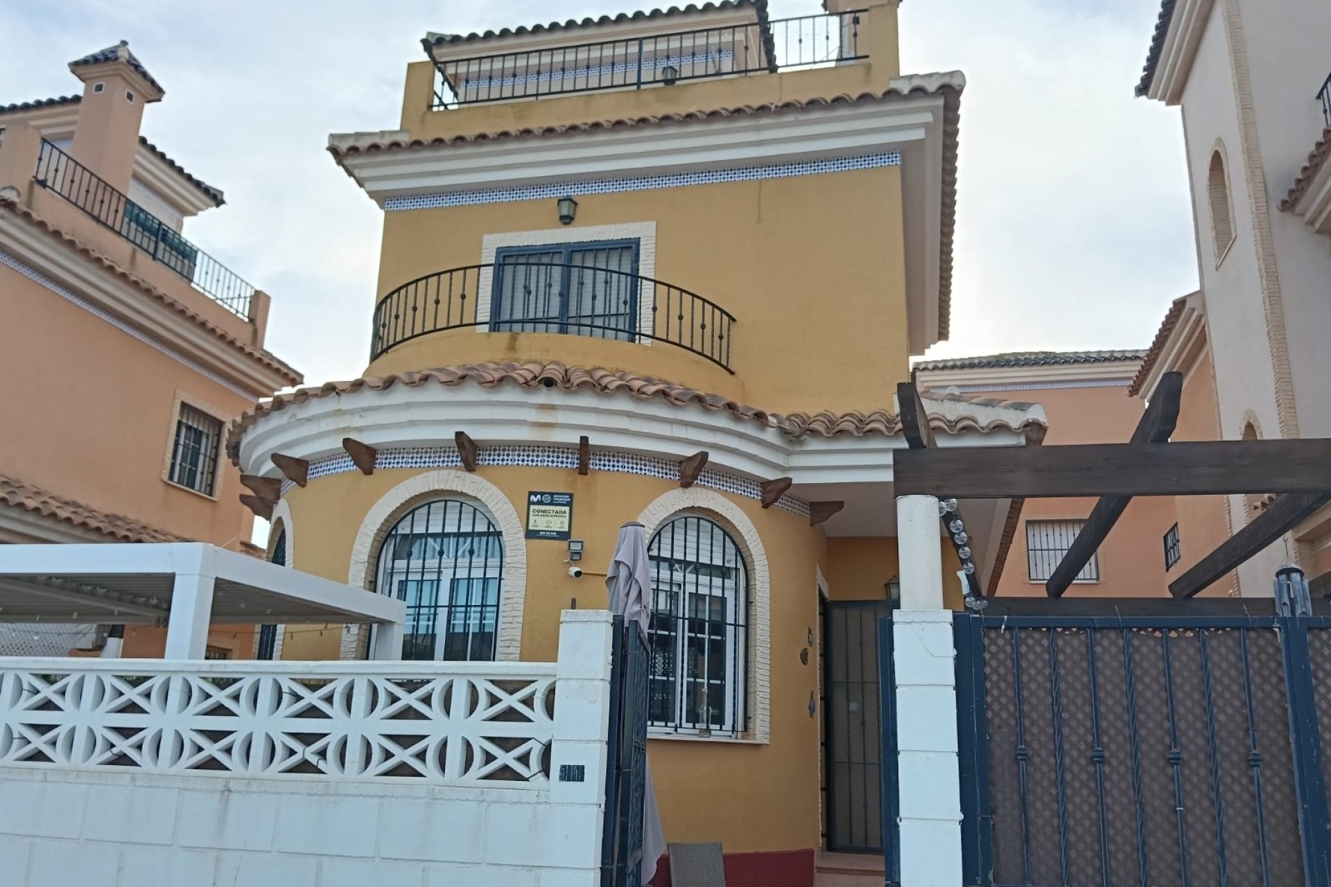 Resale - Semi Detached Villa -
Los Montesinos - La Herrada