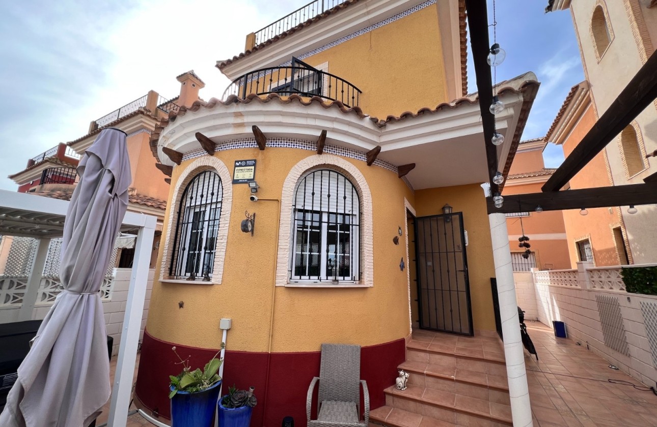 Resale - Semi Detached Villa -
Los Montesinos - La Herrada