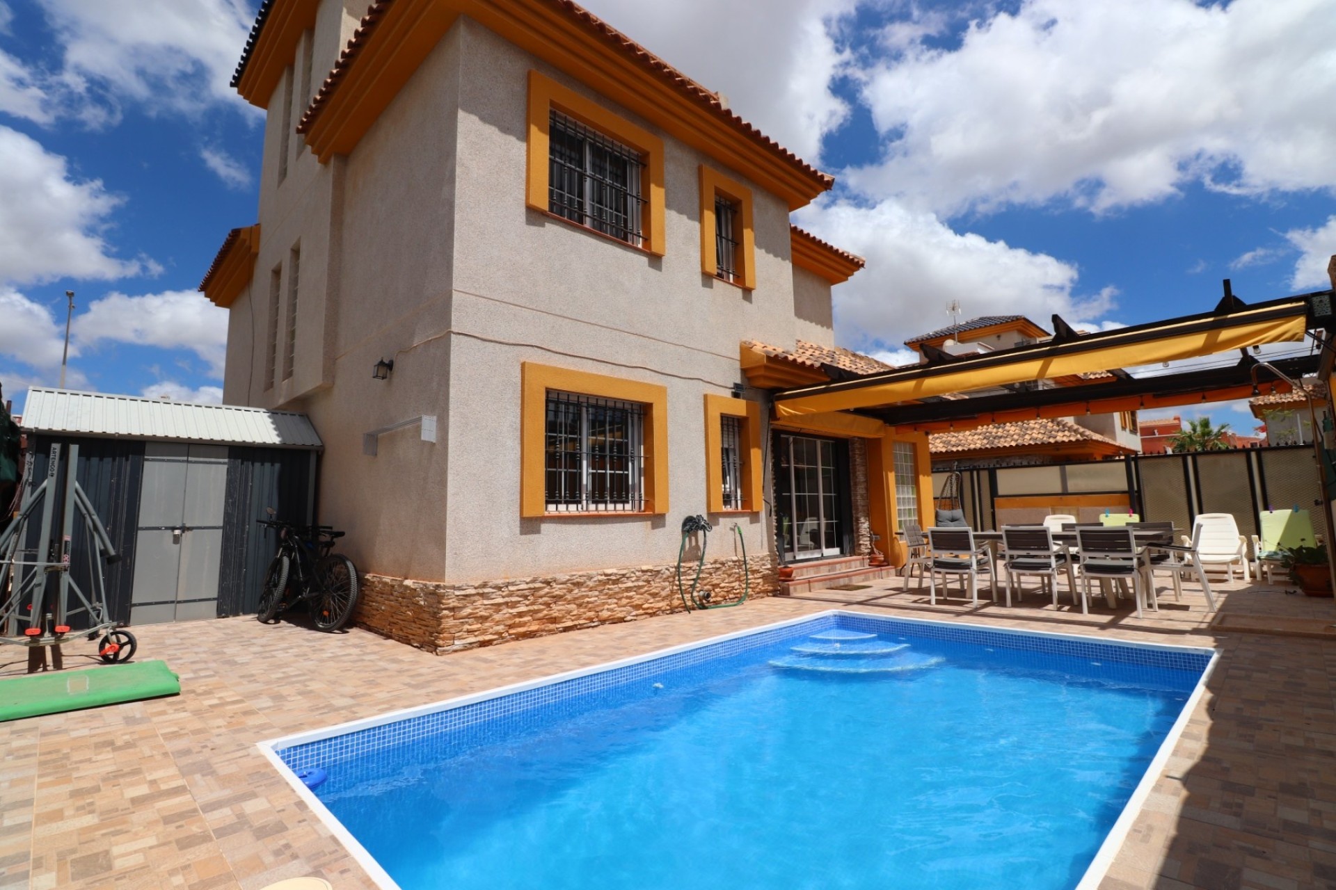 Resale - Semi Detached Villa -
Los Montesinos - La Herrada