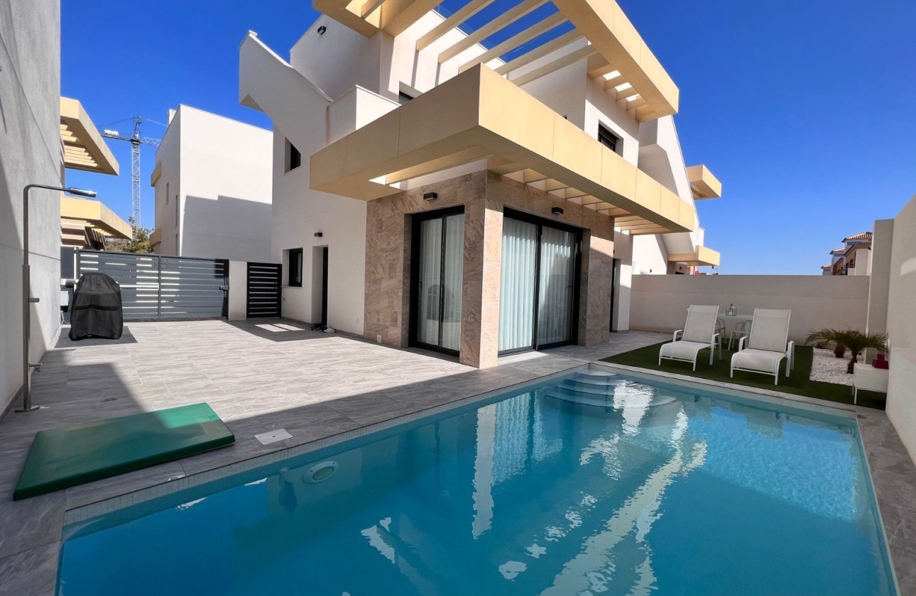Resale - Semi Detached Villa -
Los Montesinos - La Herrada
