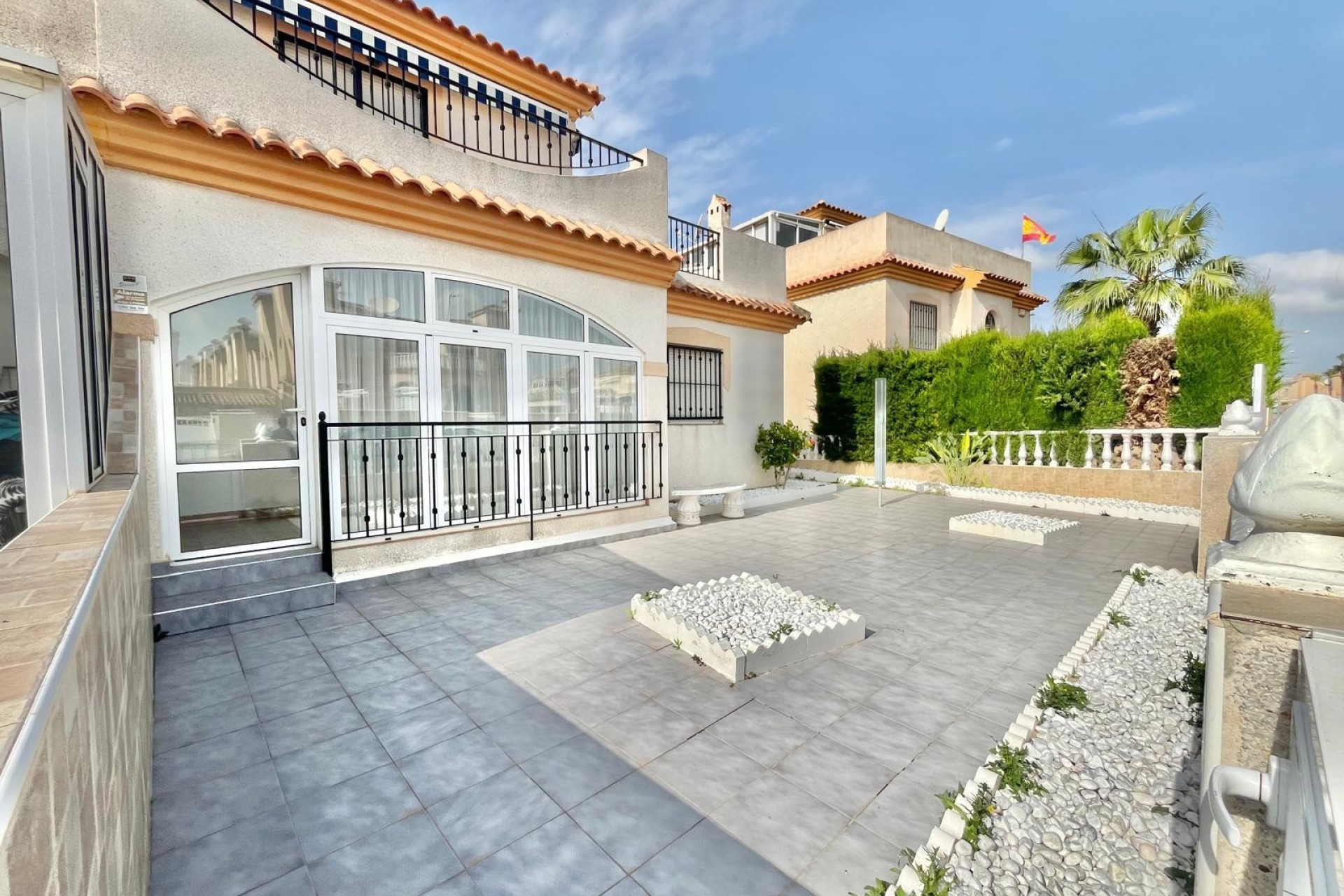Resale - Semi Detached Villa -
Orihuela Costa - Playa Flamenca