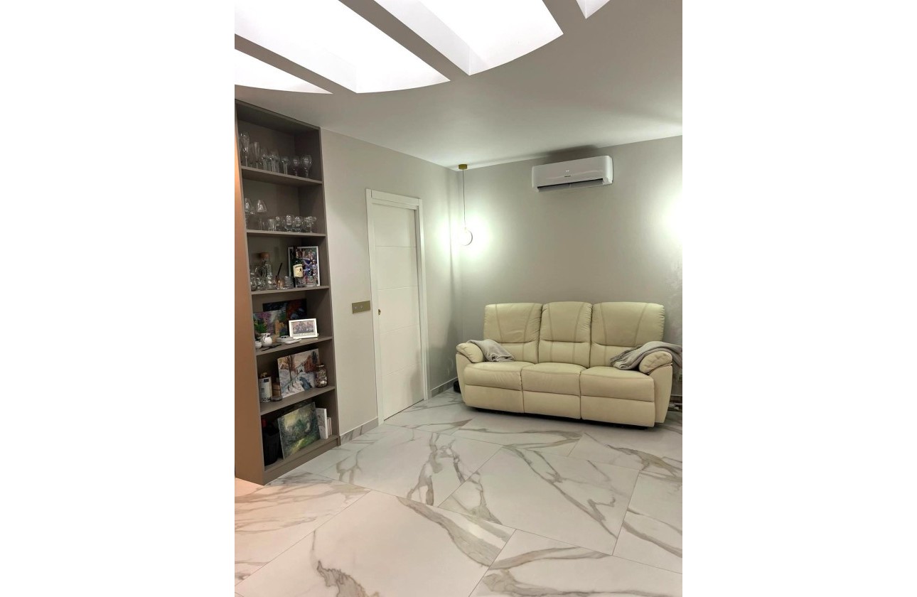 Resale - Semi Detached Villa -
Orihuela Costa - Playa Flamenca