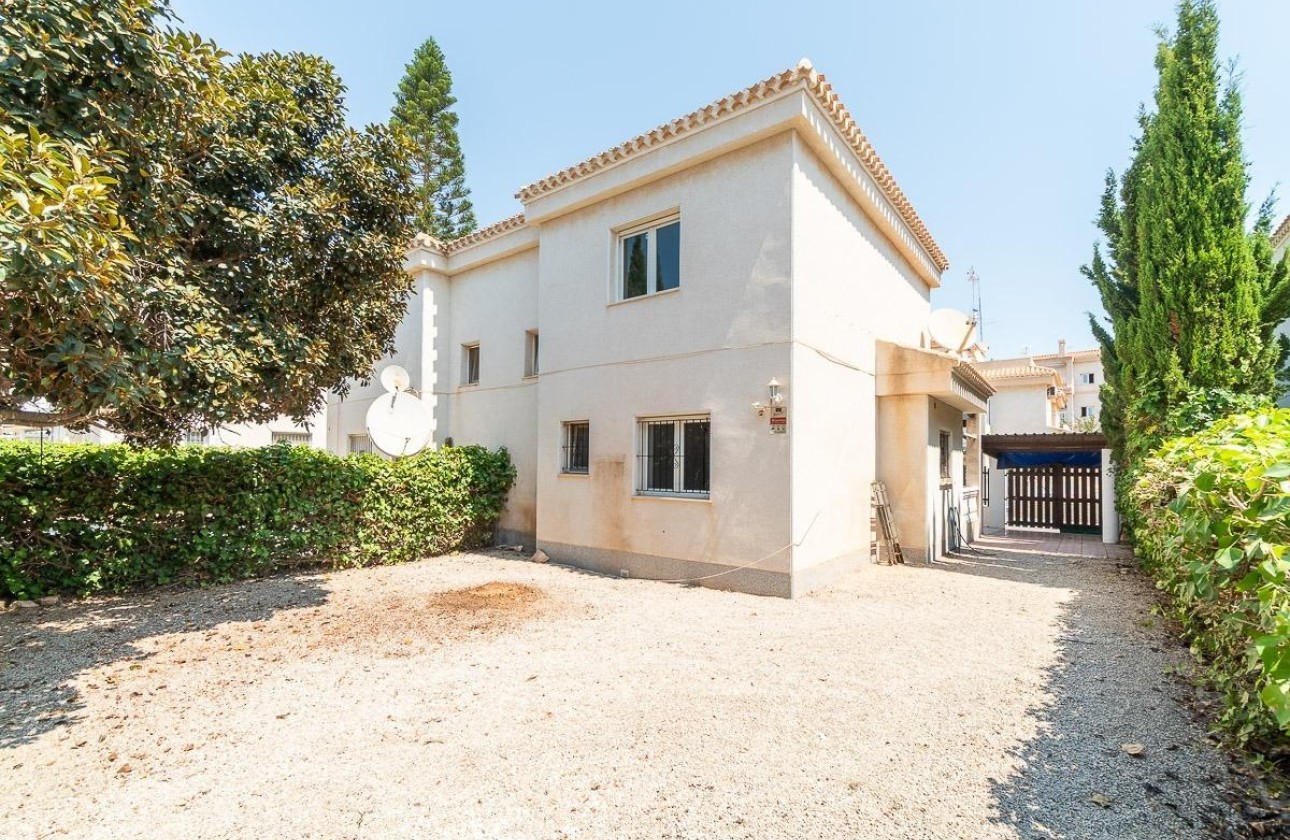 Resale - Semi Detached Villa -
Orihuela Costa - Playa Flamenca