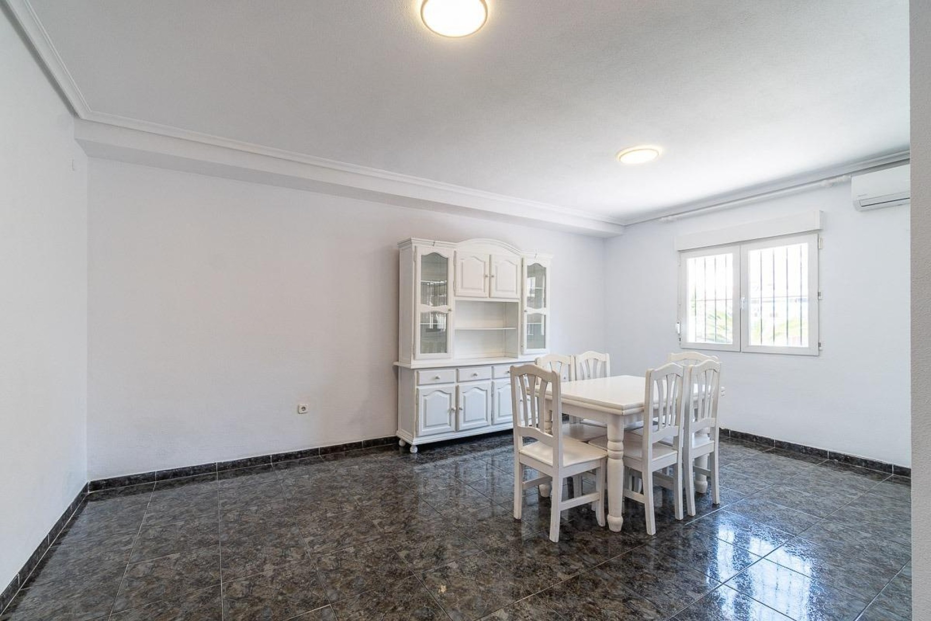 Resale - Semi Detached Villa -
Orihuela Costa - Playa Flamenca