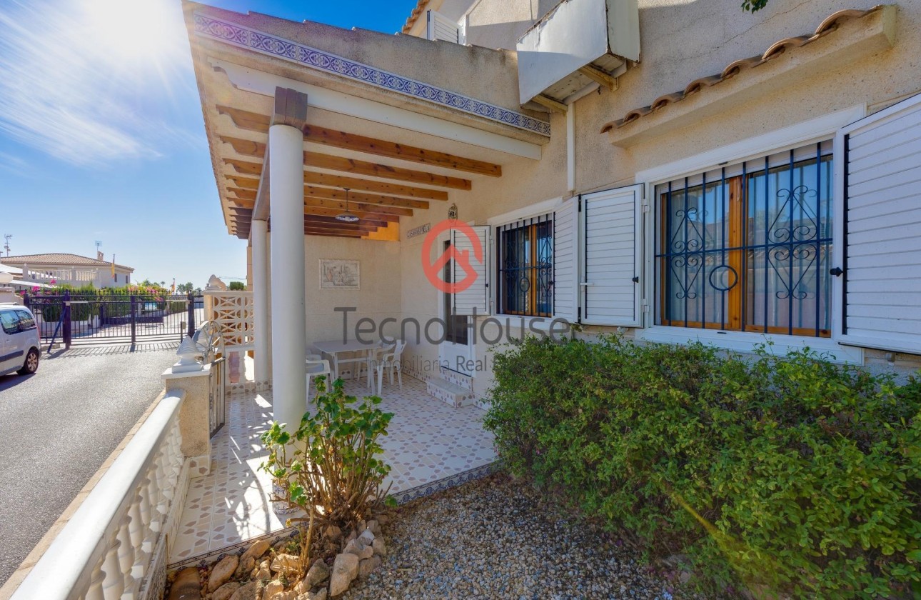 Resale - Semi Detached Villa -
Orihuela Costa - Playa Flamenca