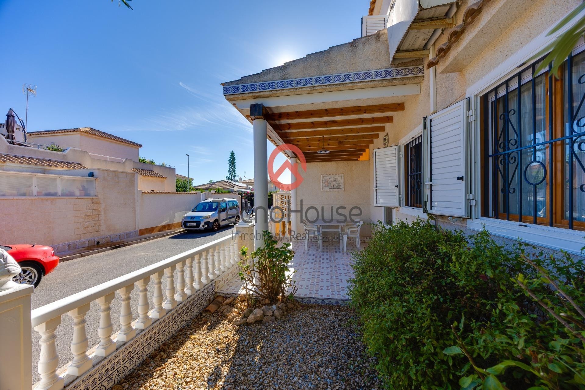 Resale - Semi Detached Villa -
Orihuela Costa - Playa Flamenca