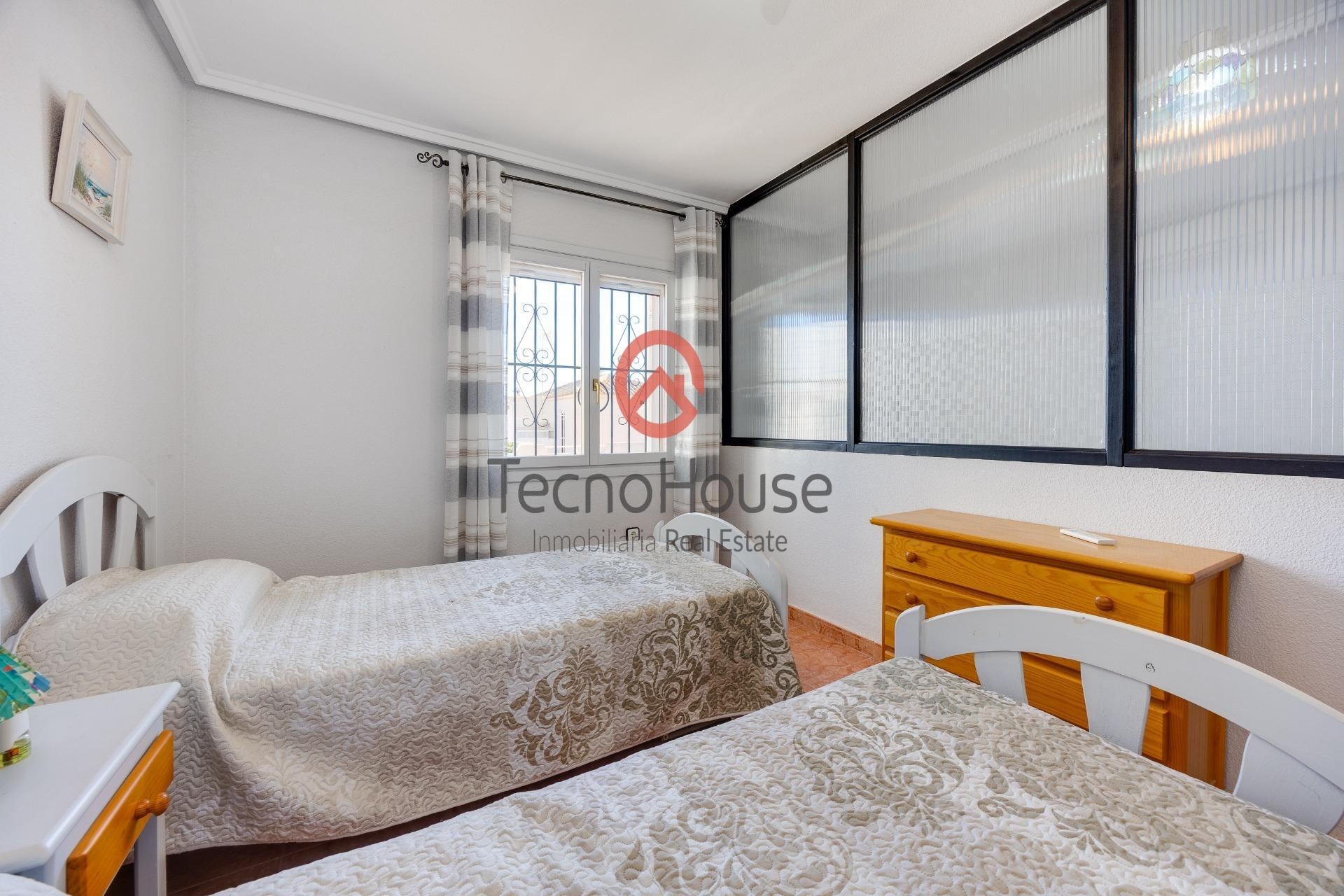Resale - Semi Detached Villa -
Orihuela Costa - Playa Flamenca