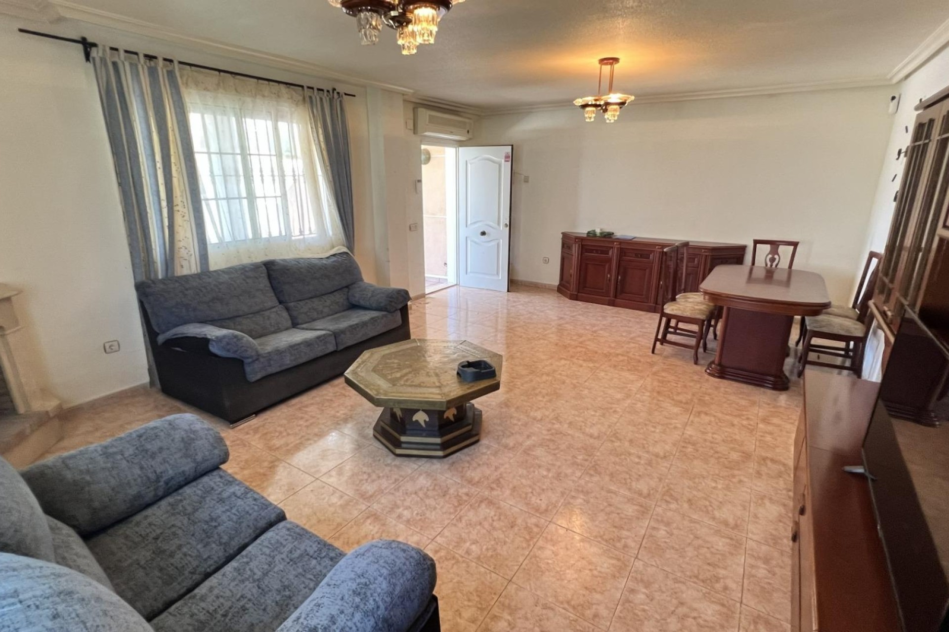 Resale - Semi Detached Villa -
Torrevieja - Aguas Nuevas