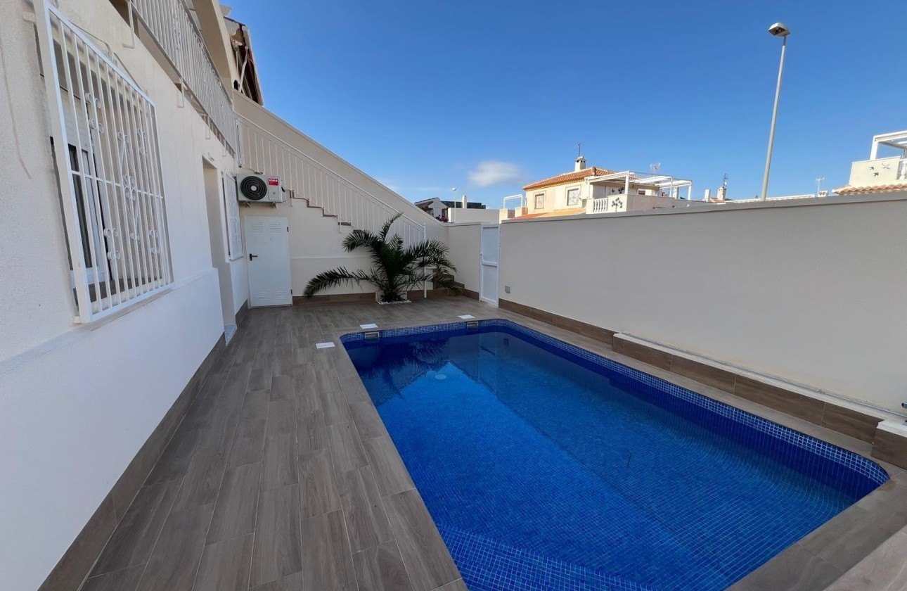 Resale - Semi Detached Villa -
Torrevieja - Torreblanca
