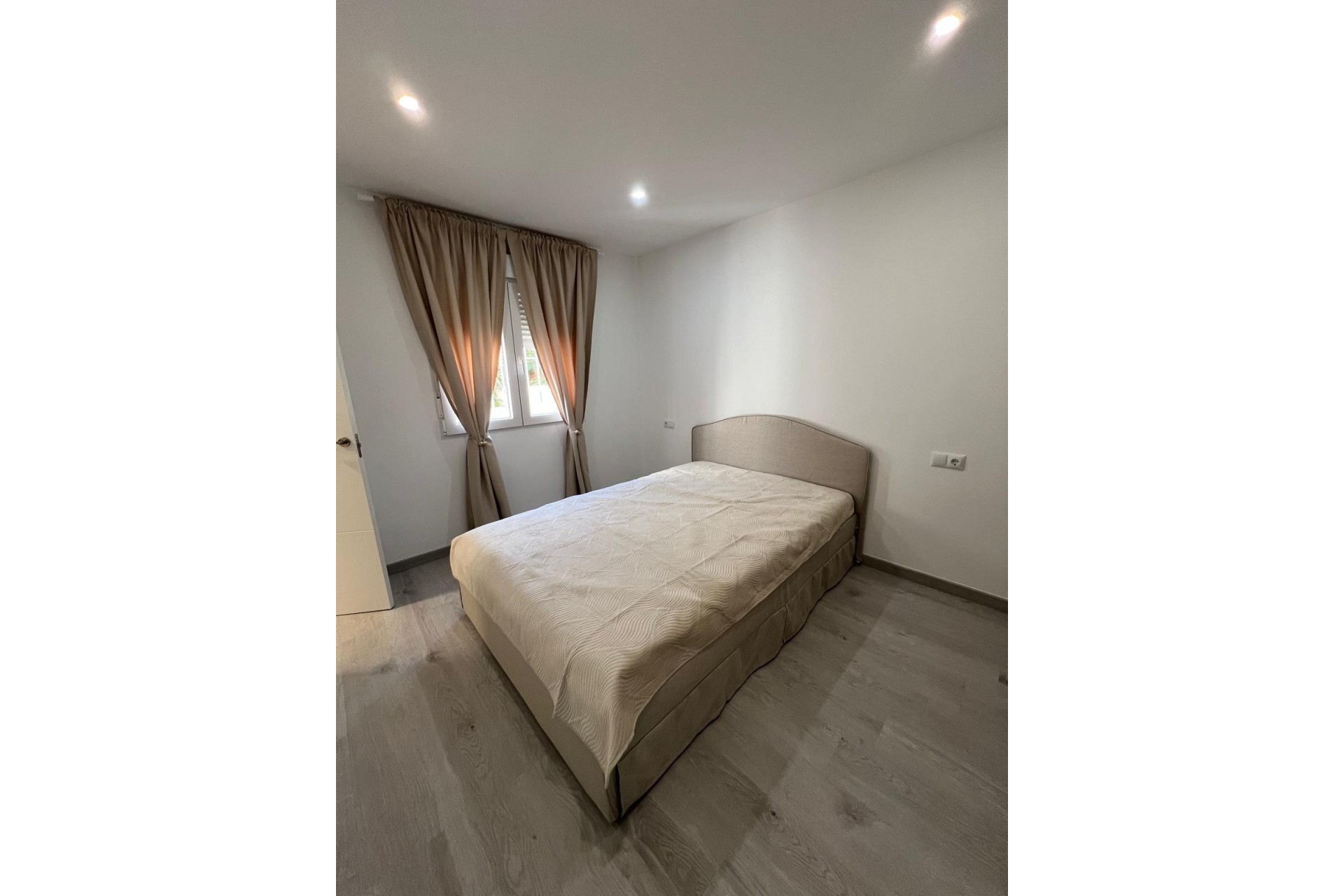 Resale - Semi Detached Villa -
Torrevieja - Torreblanca