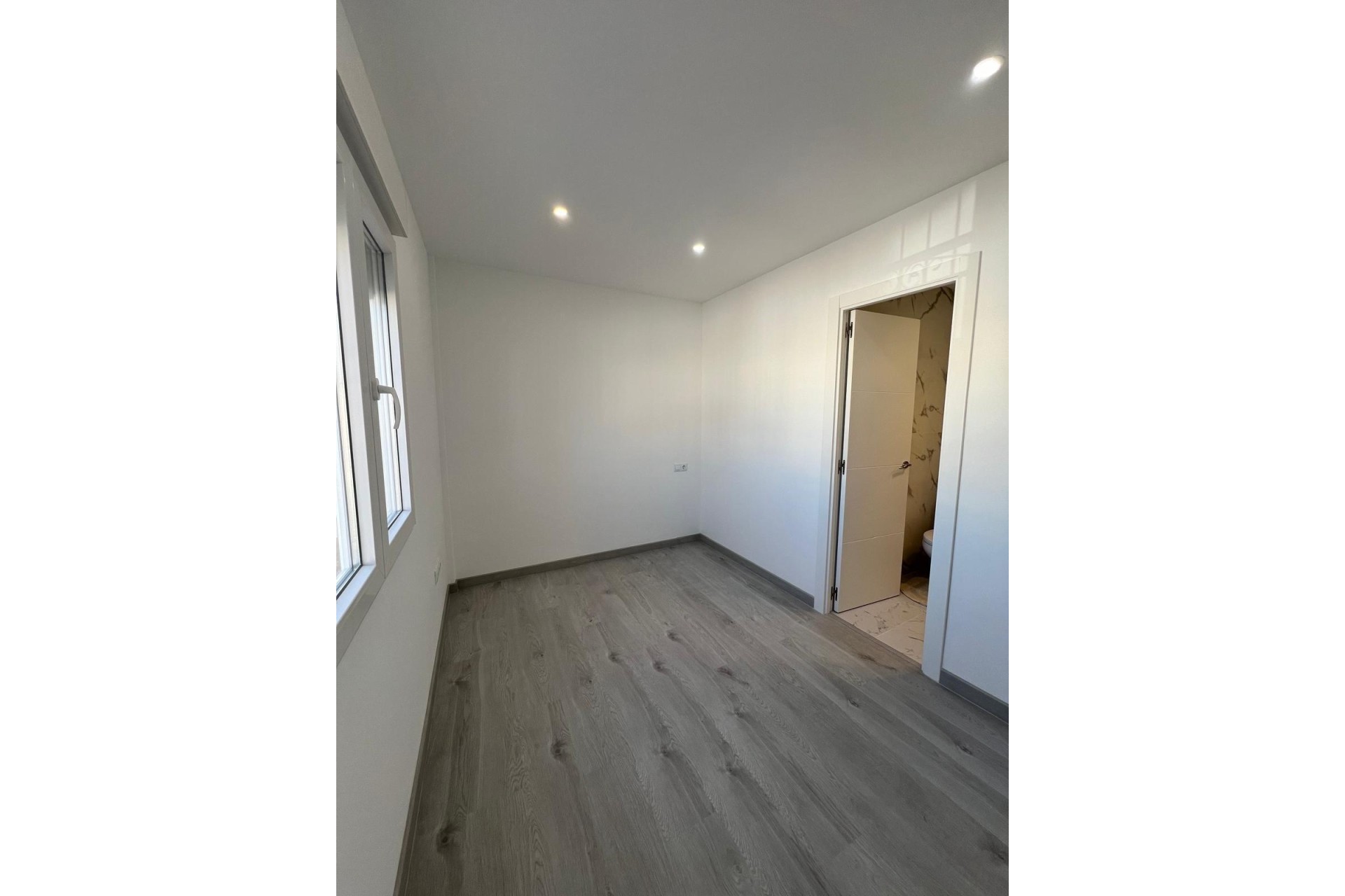 Resale - Semi Detached Villa -
Torrevieja - Torreblanca