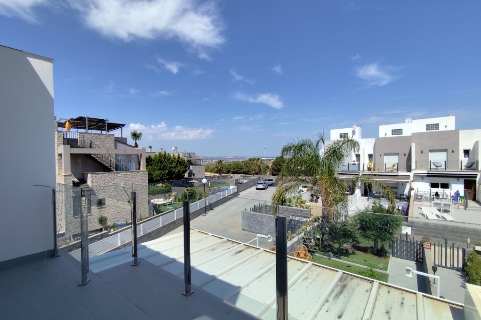 Resale - Semi Detached Villa -
Torrevieja