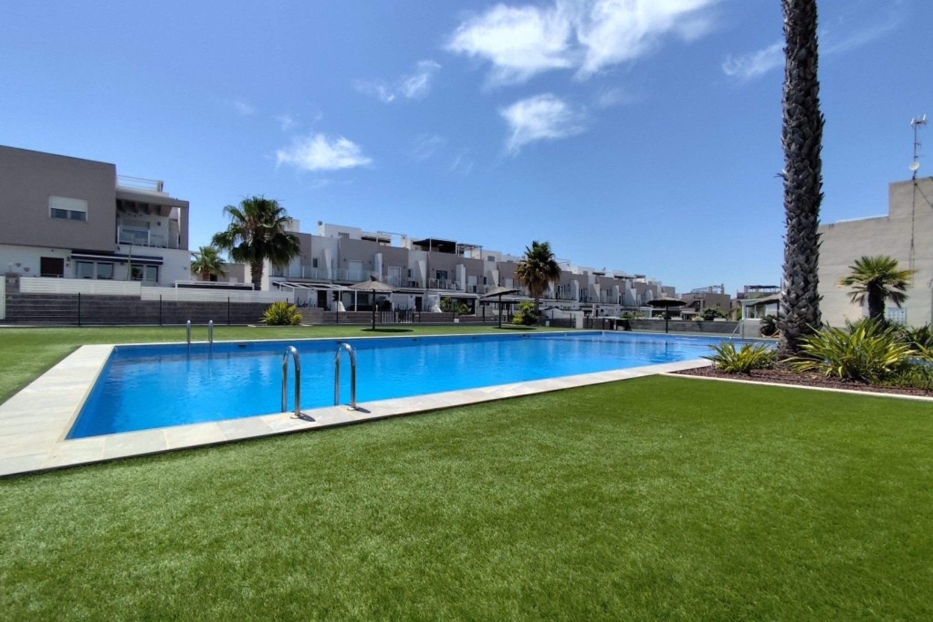 Resale - Semi Detached Villa -
Torrevieja