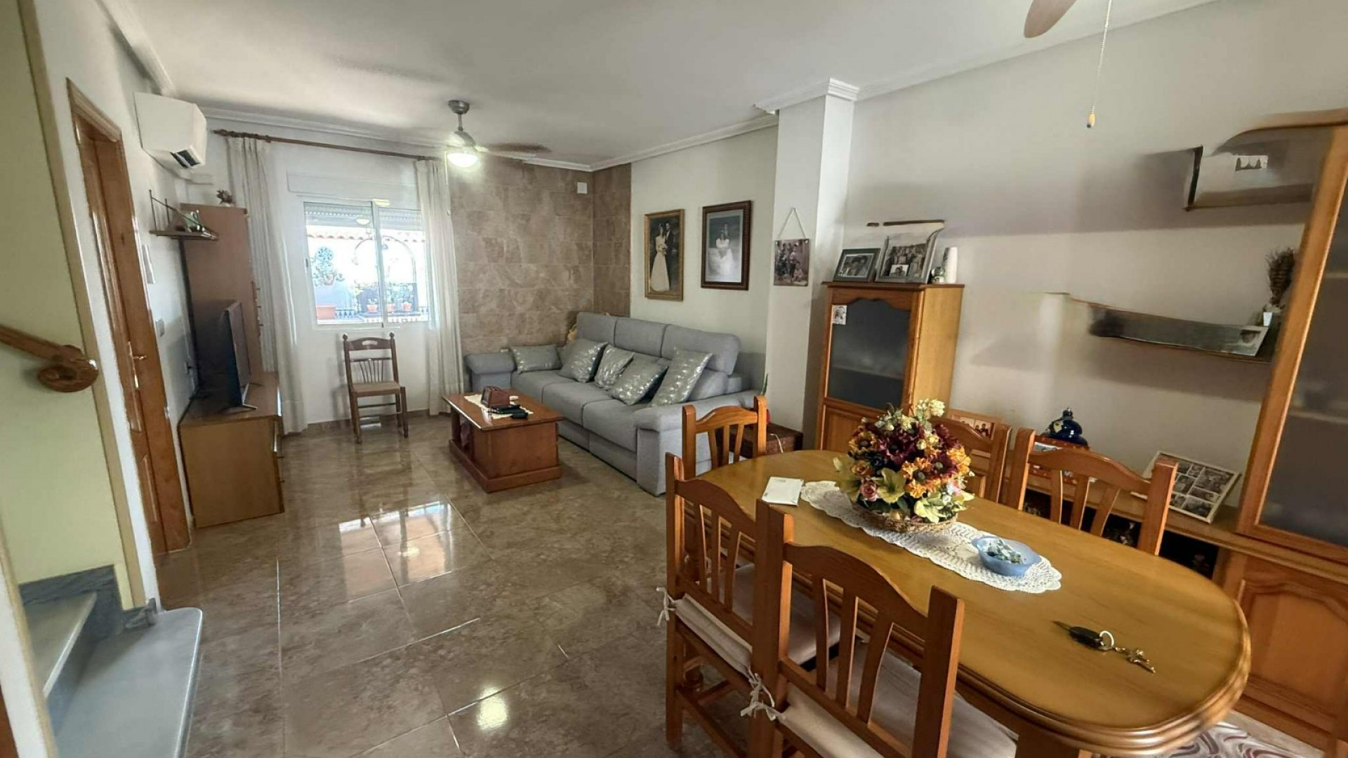 Resale - Stadthaus -
Almoradí