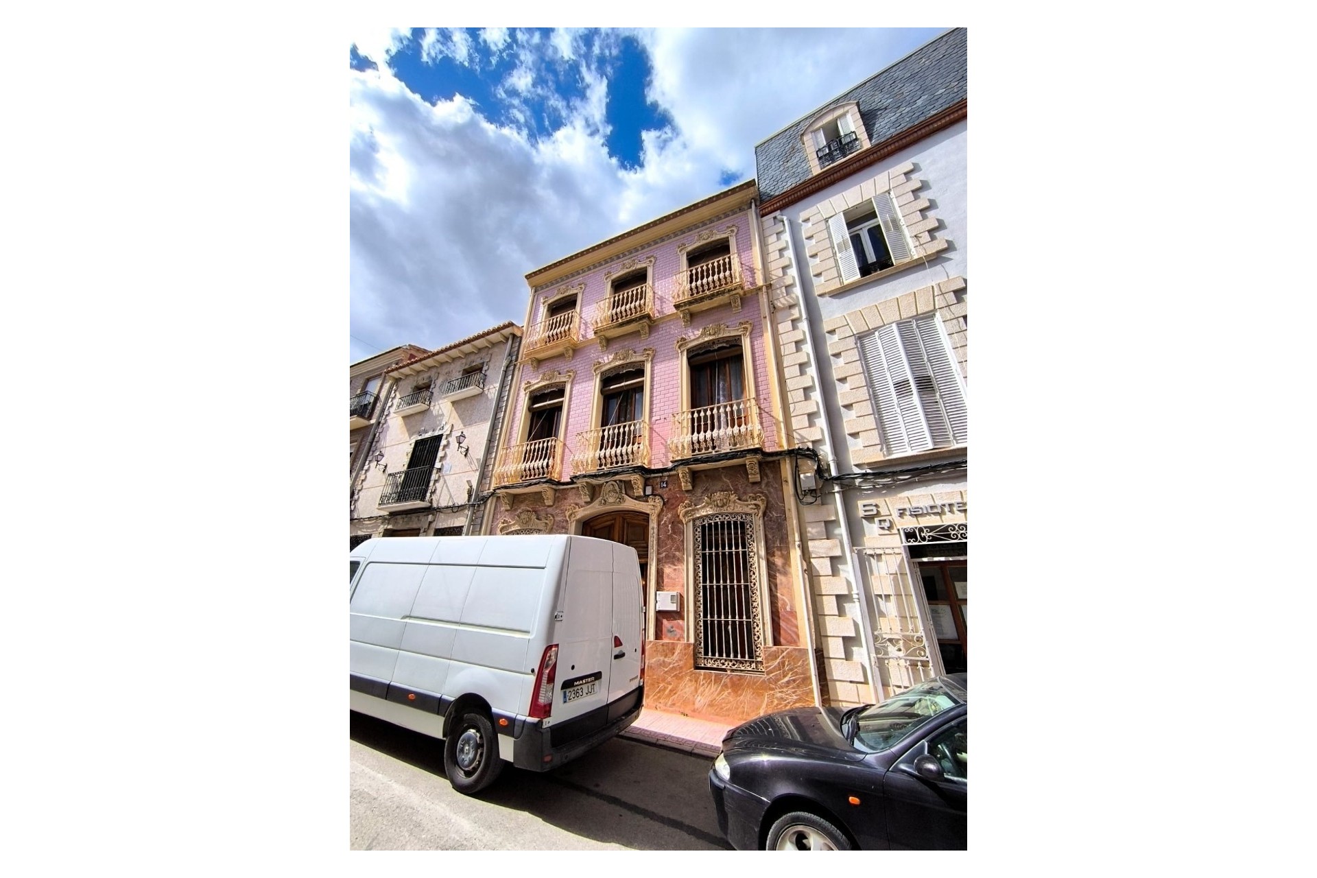 Resale - Stadthaus -
Caudete - Inland