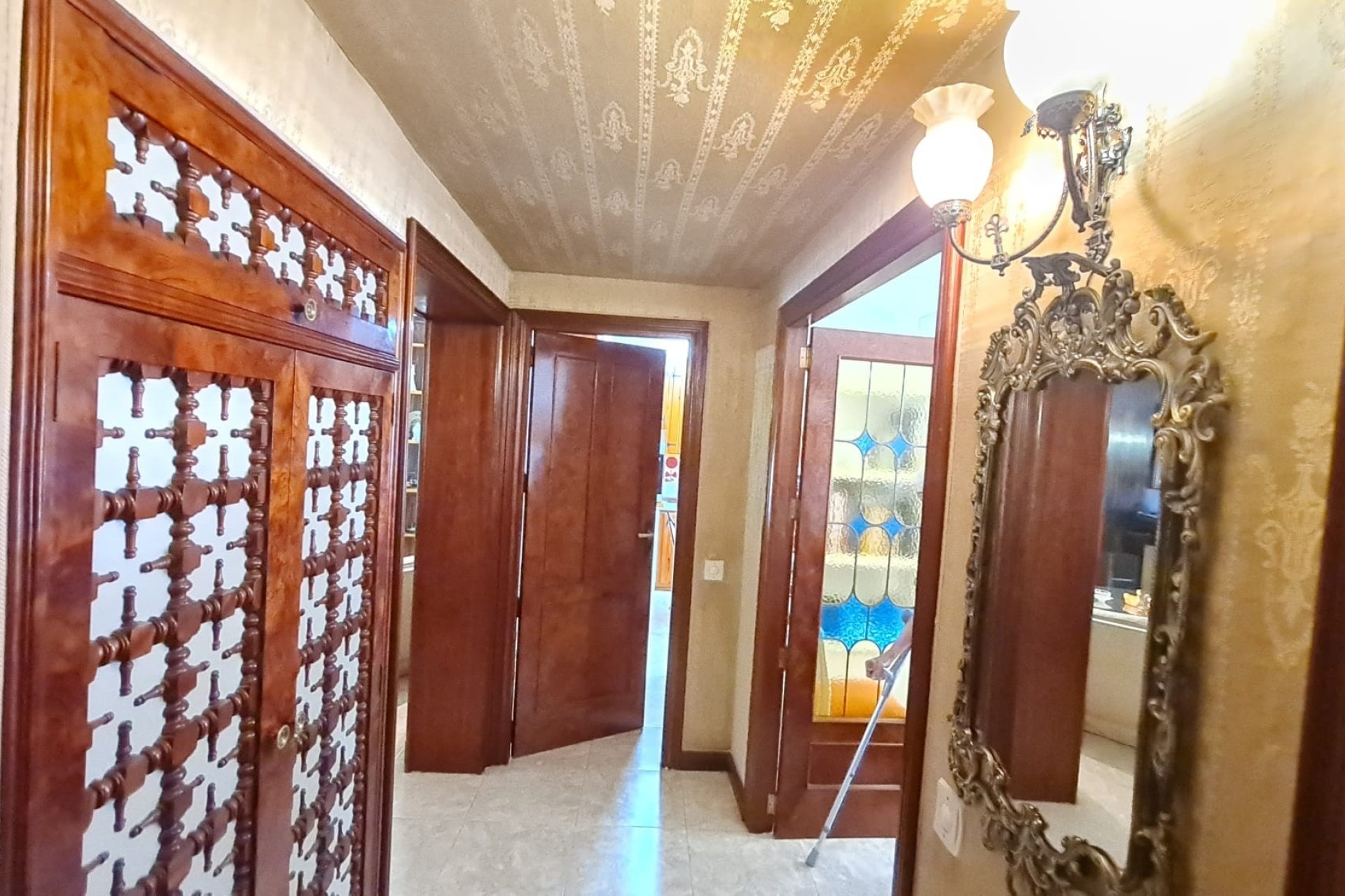Resale - Stadthaus -
Elda - Inland