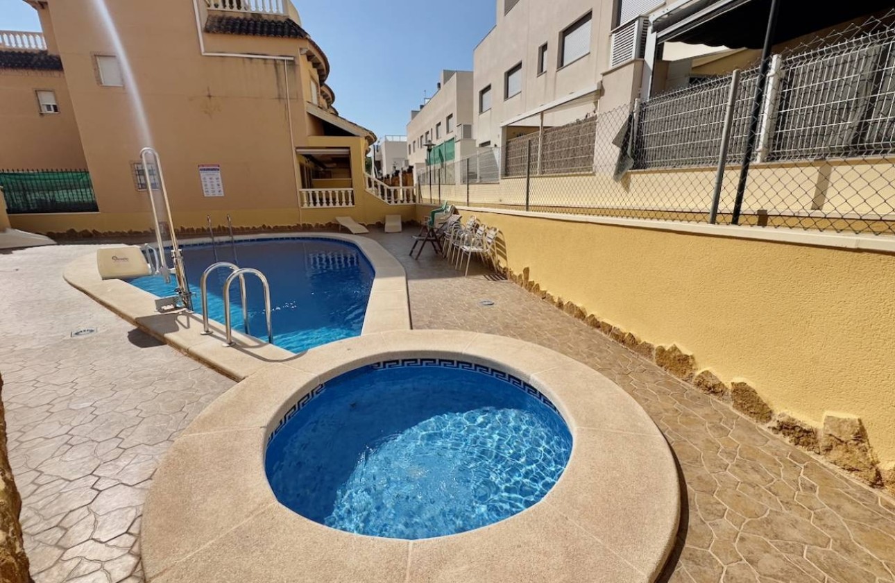 Resale - Stadthaus -
Guardamar del Segura