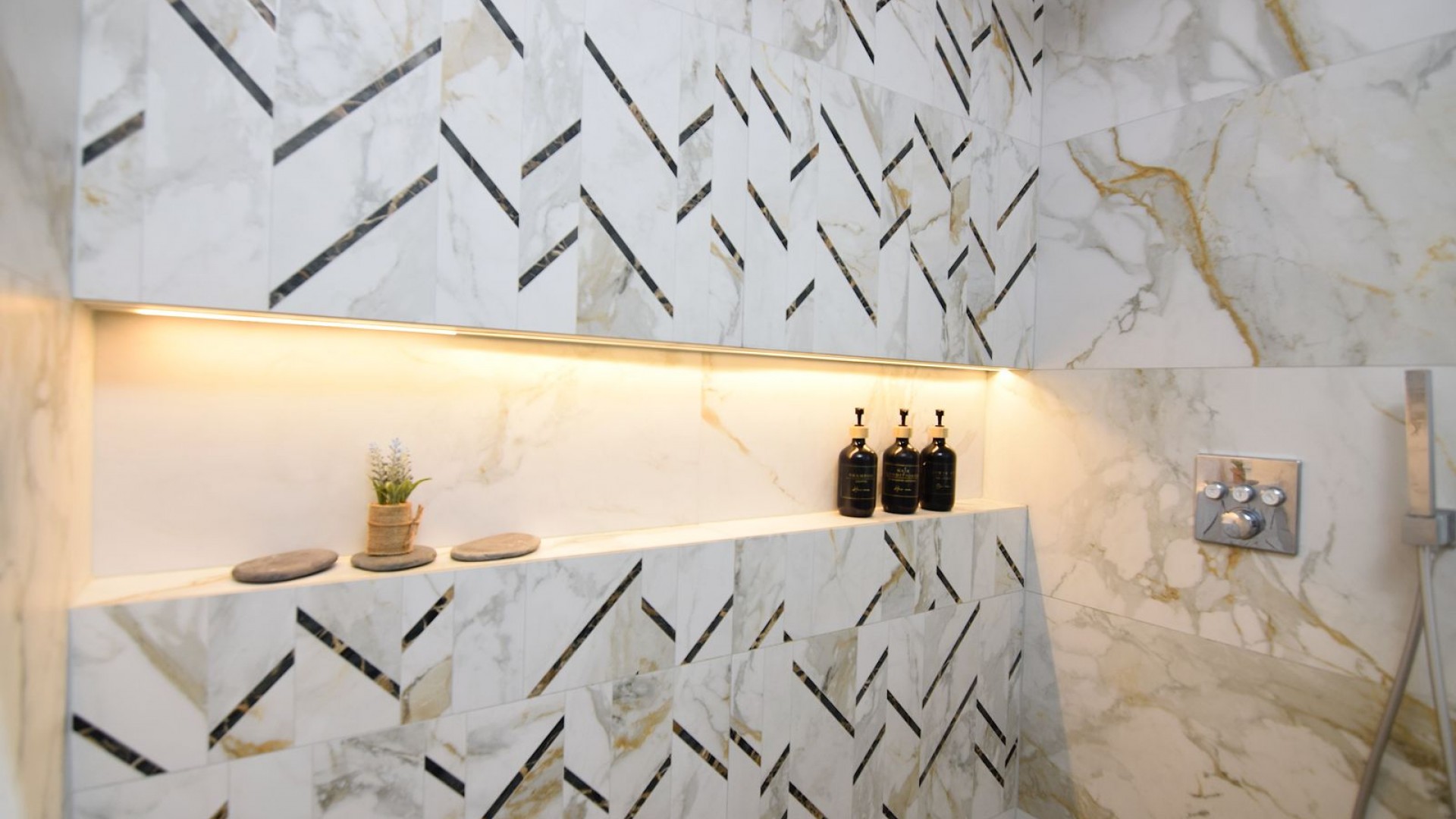 Resale - Stadthaus -
La Florida